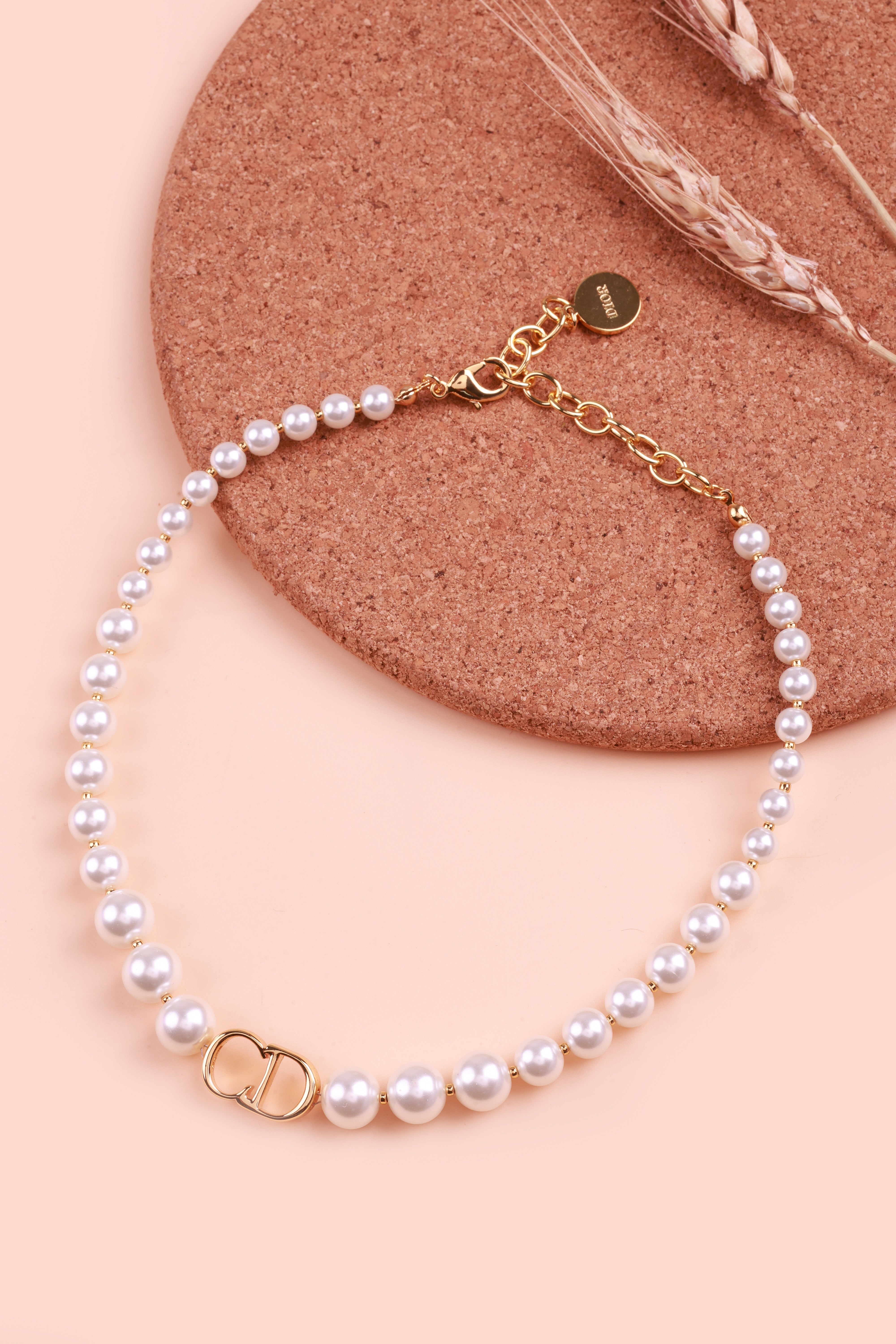 Divine Pearls Neckchain