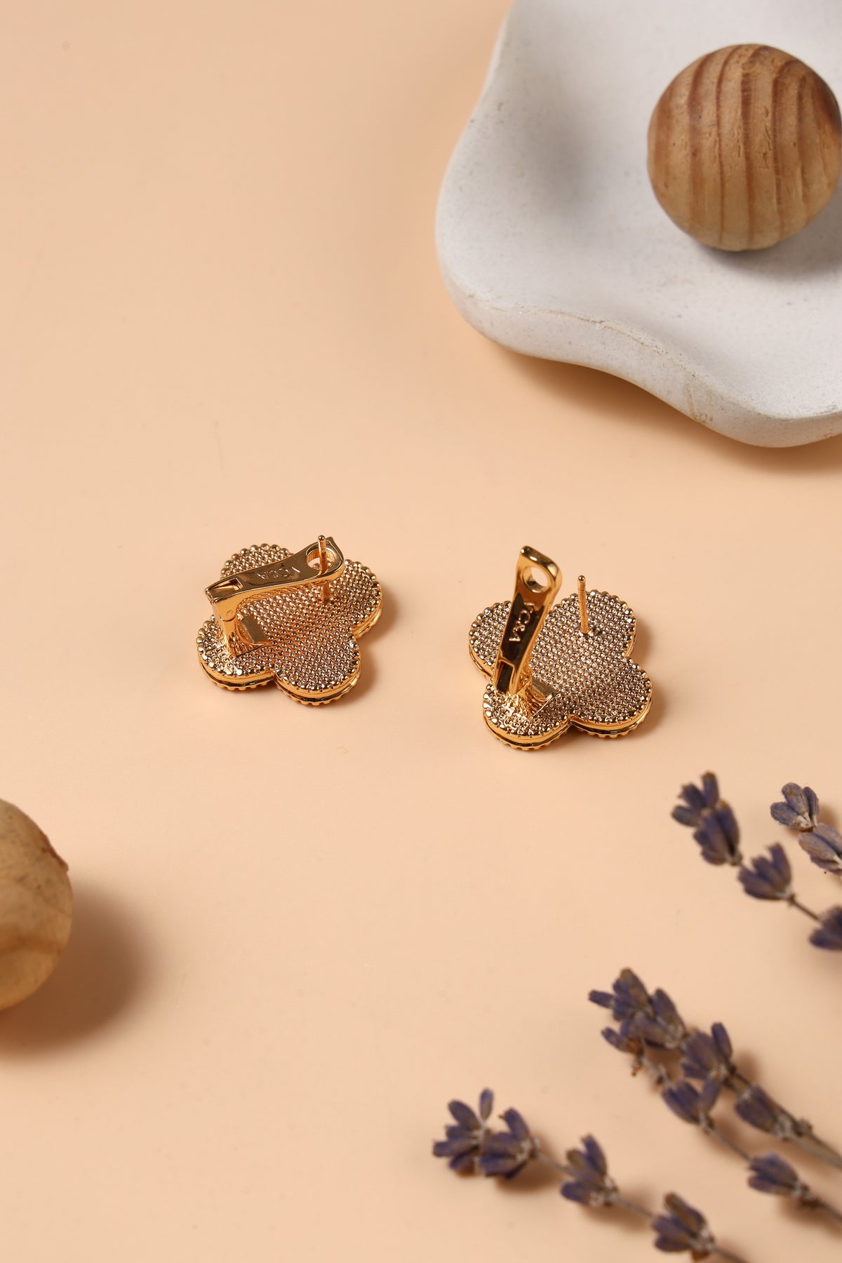 Colette Studs