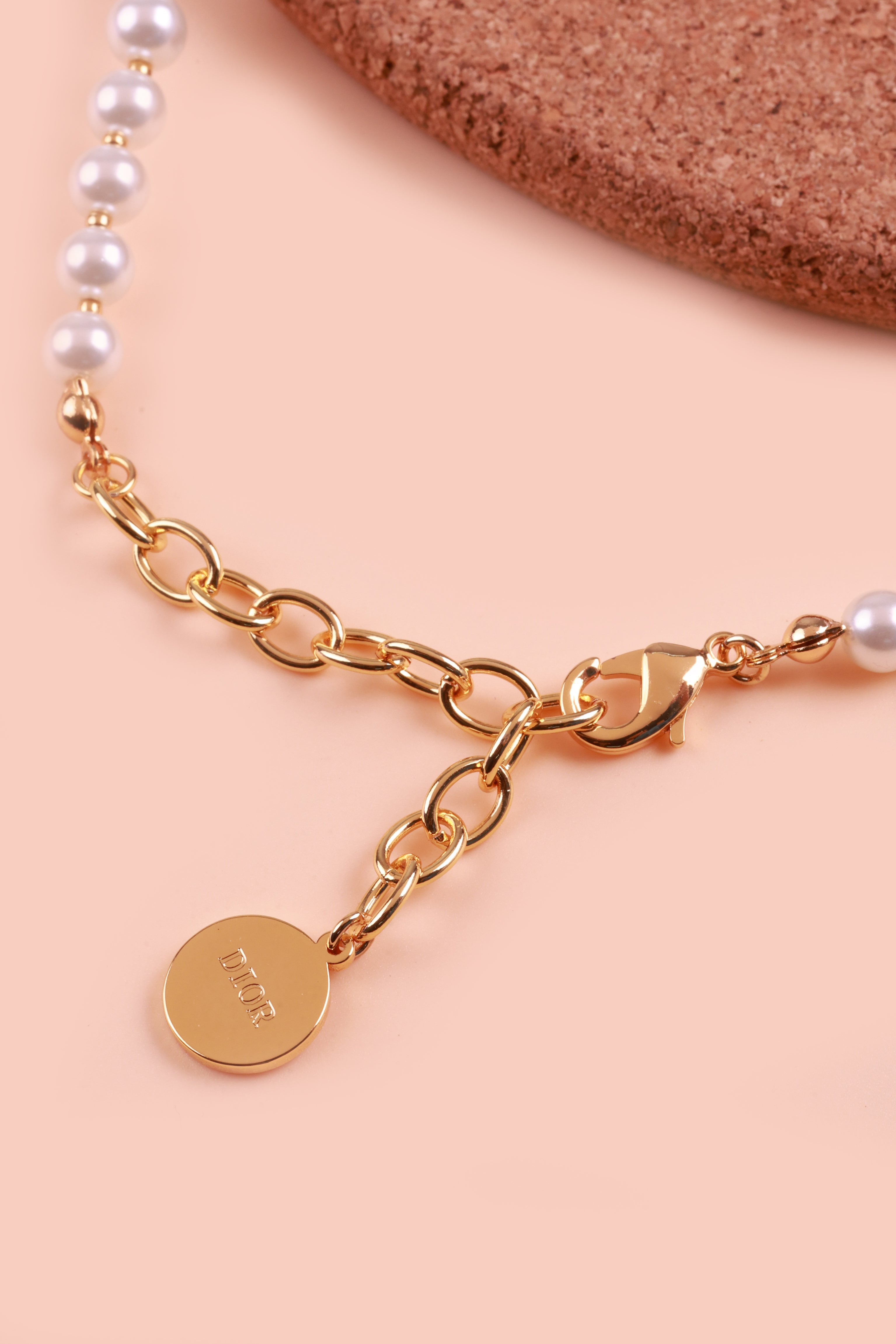 Divine Pearls Neckchain