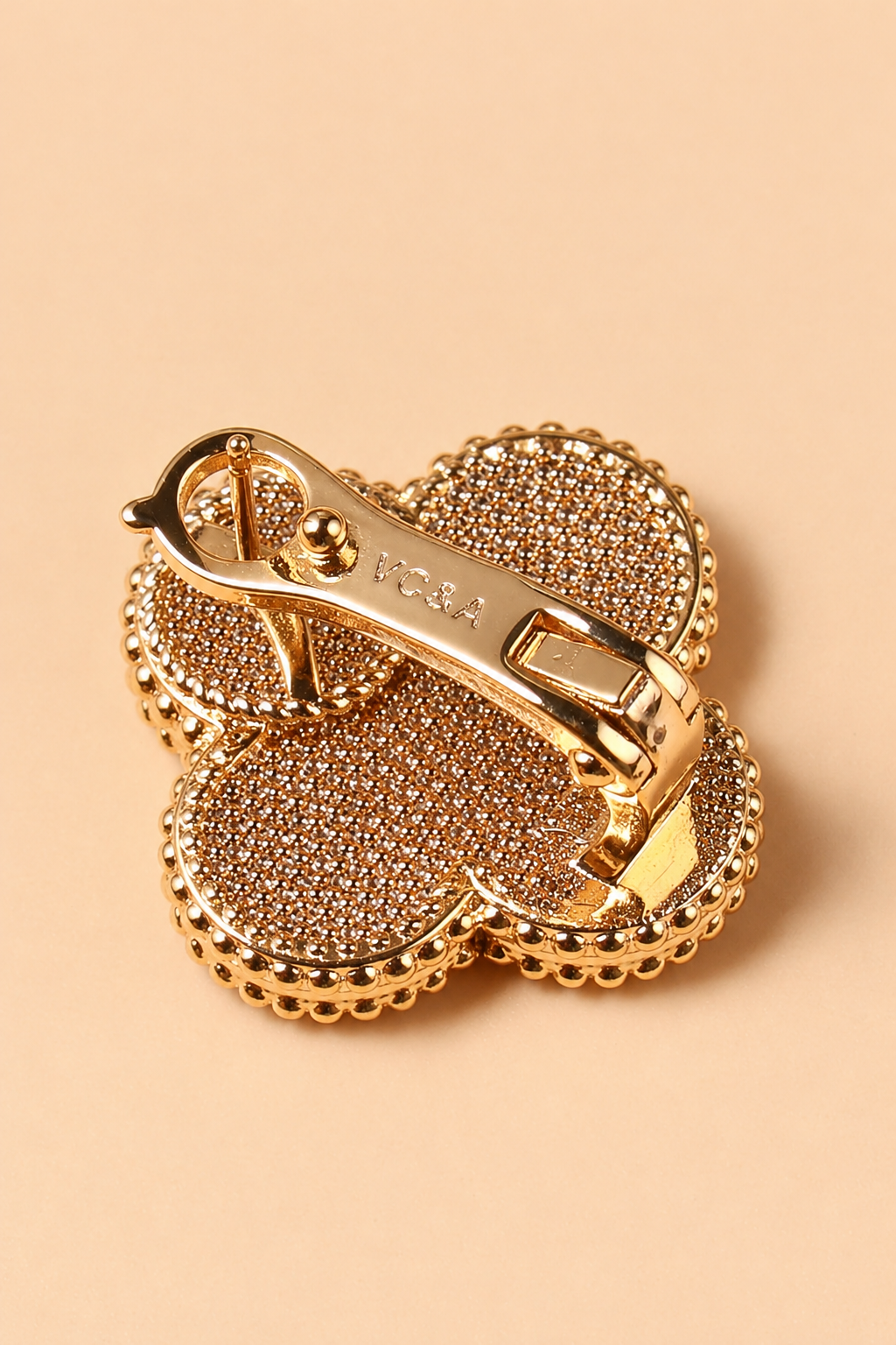 Colette Studs