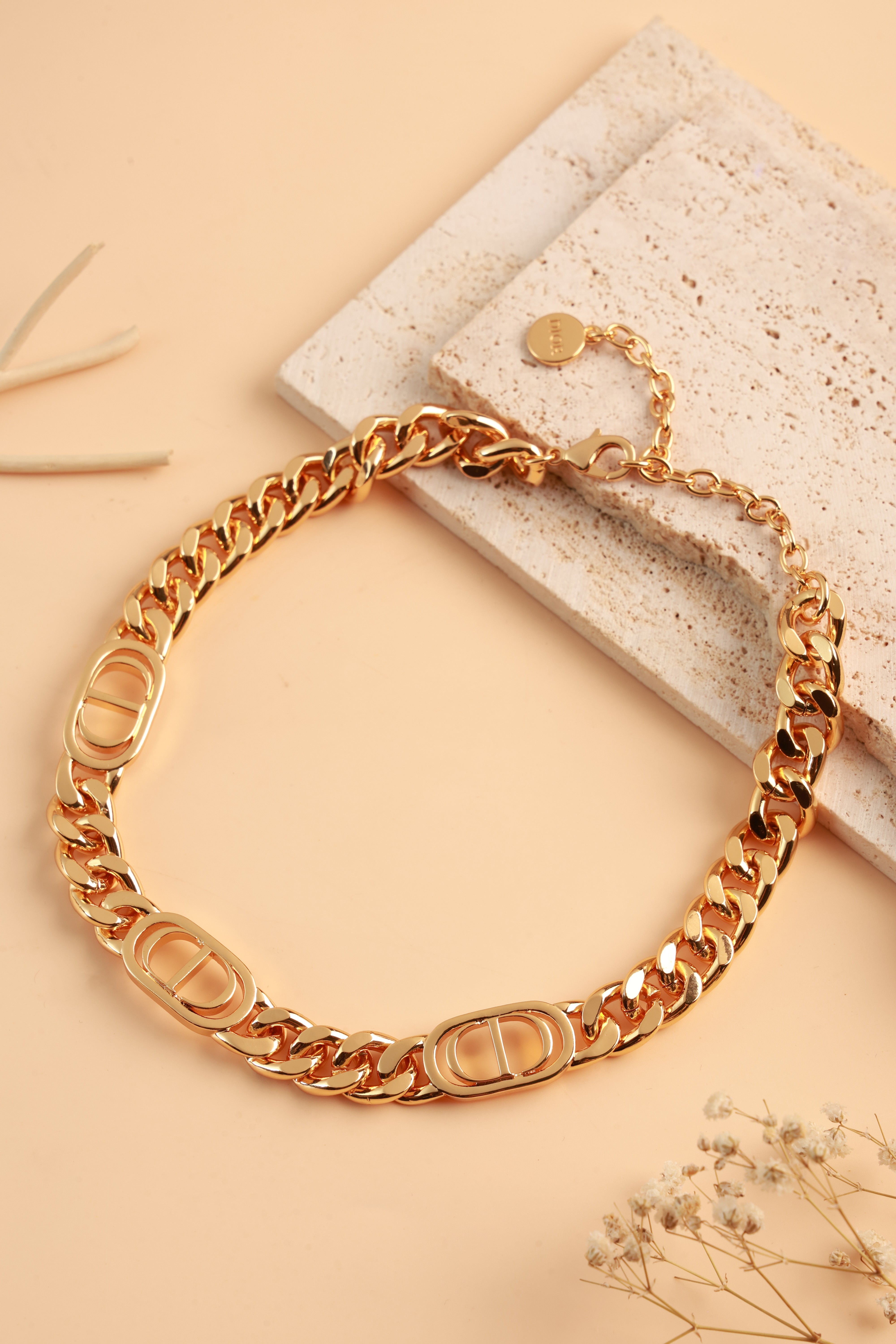 Smooth Curve Neckchain