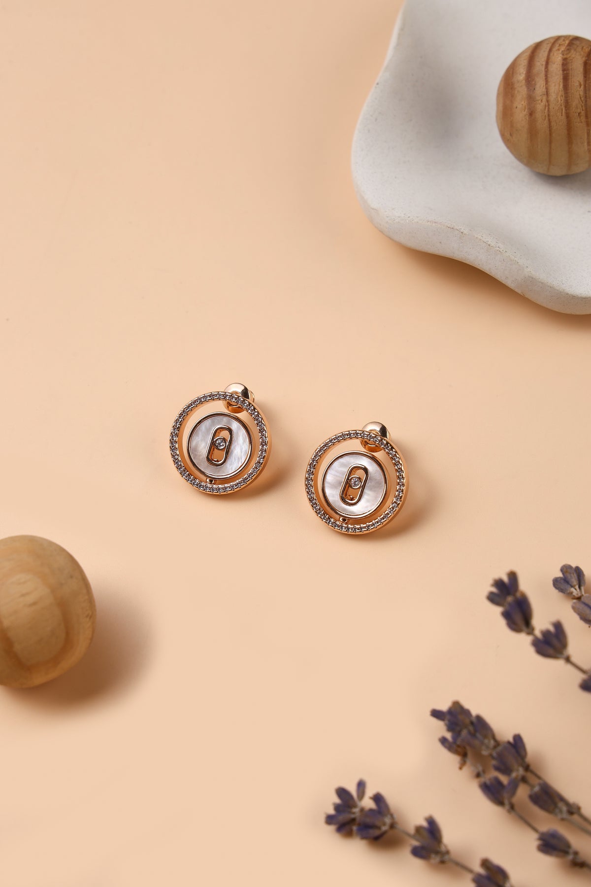 Solenne Studs