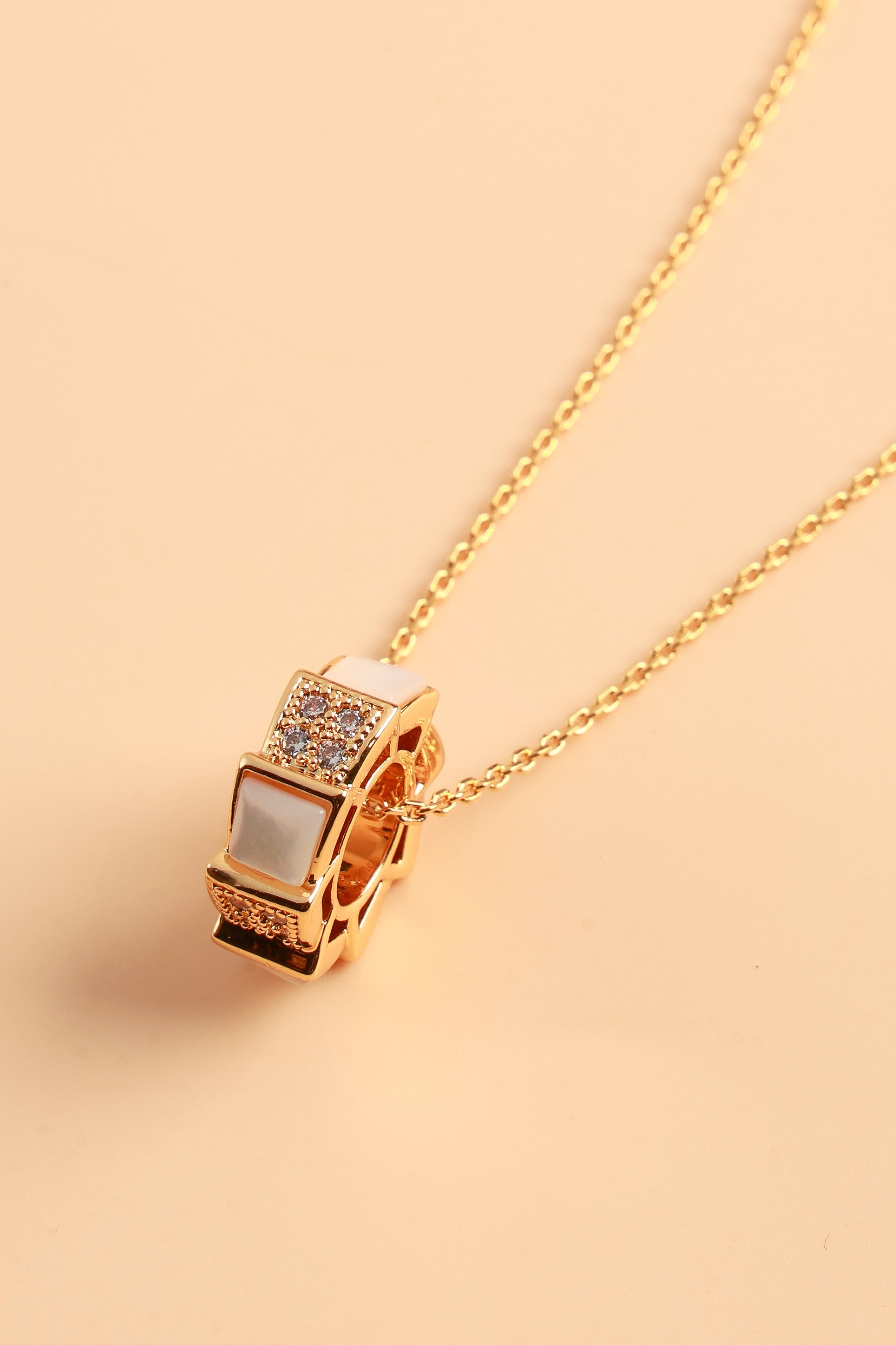 Willow Spark Neckchain