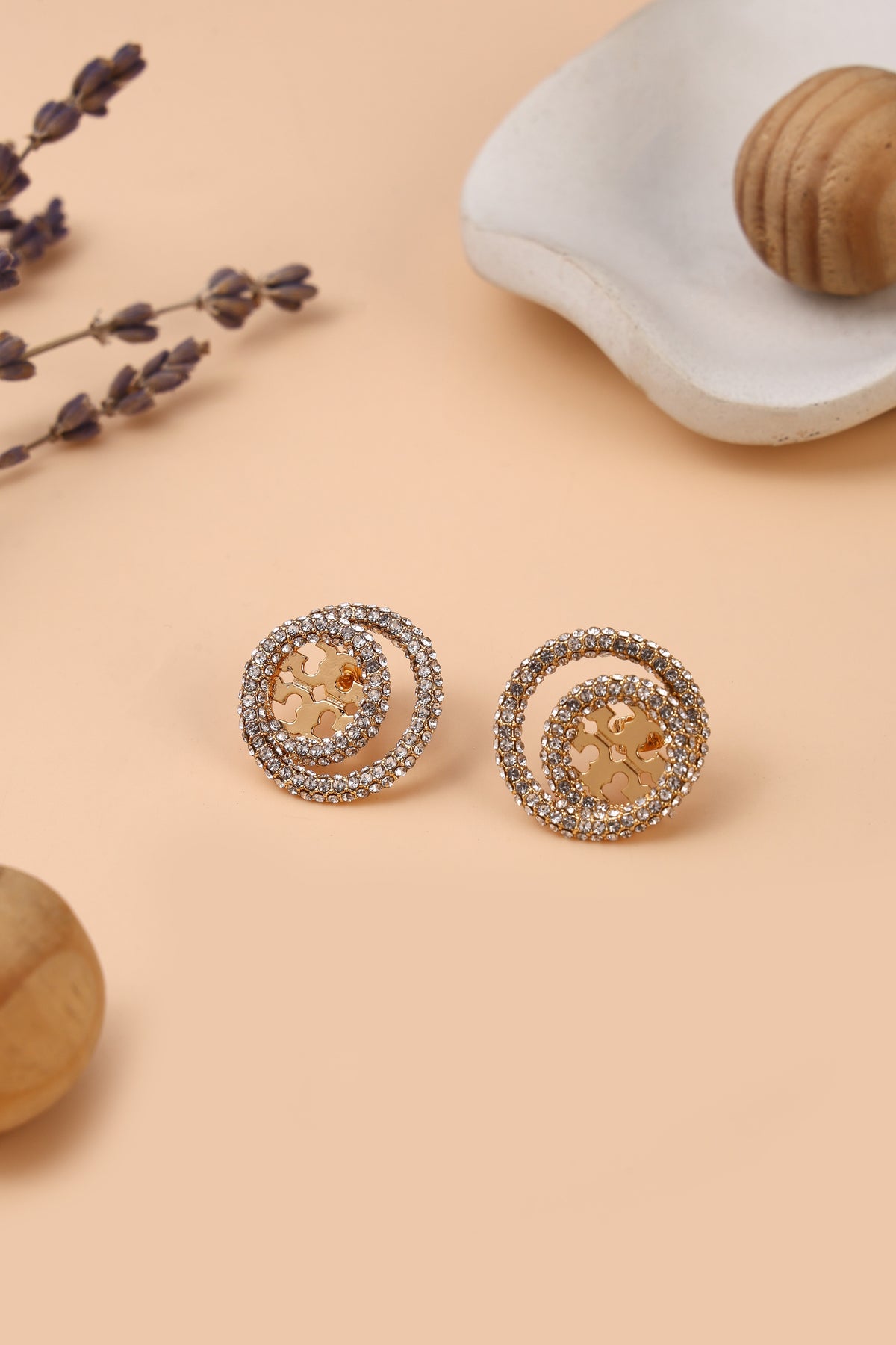 Bellamy Studs