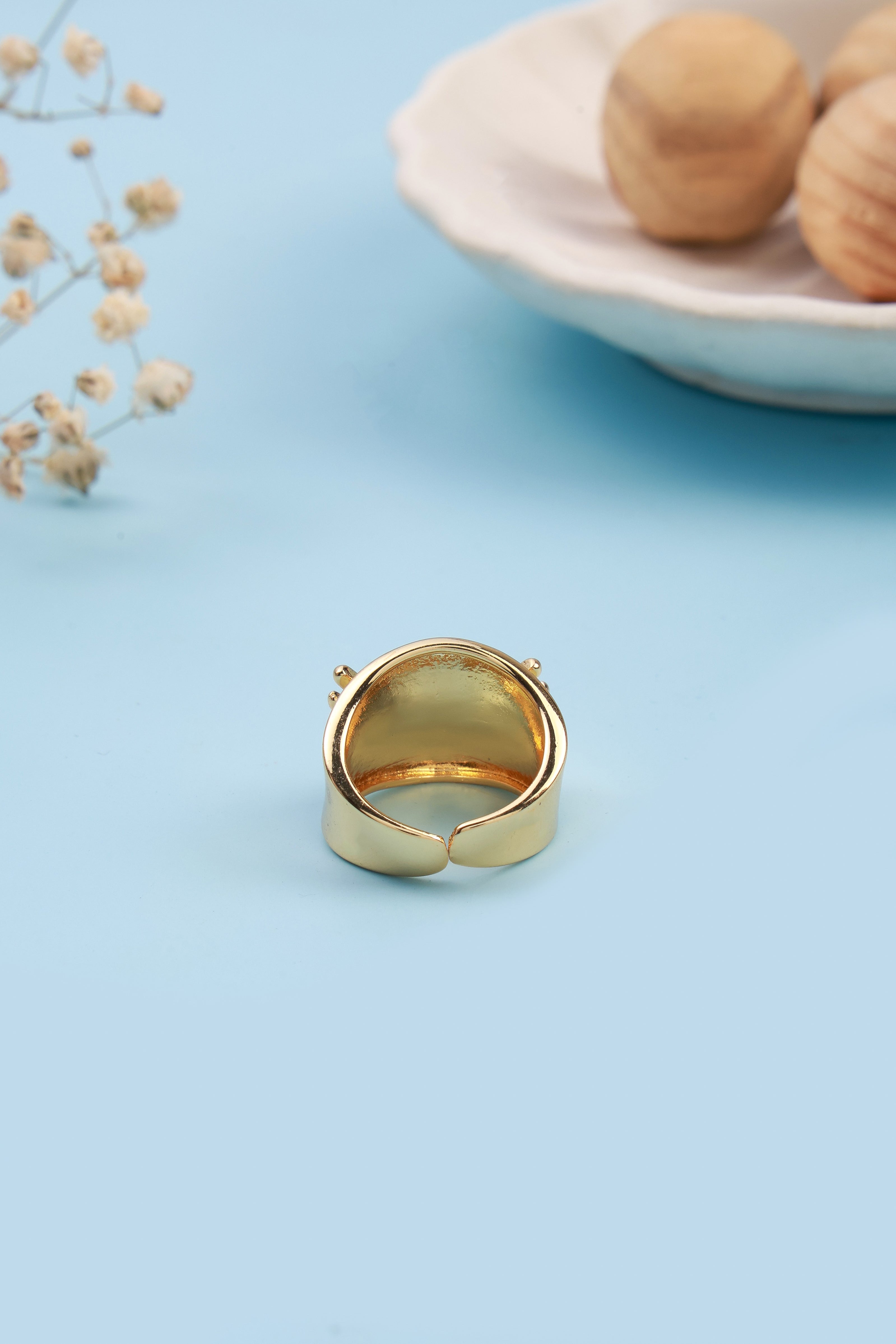 Eyelara Ring