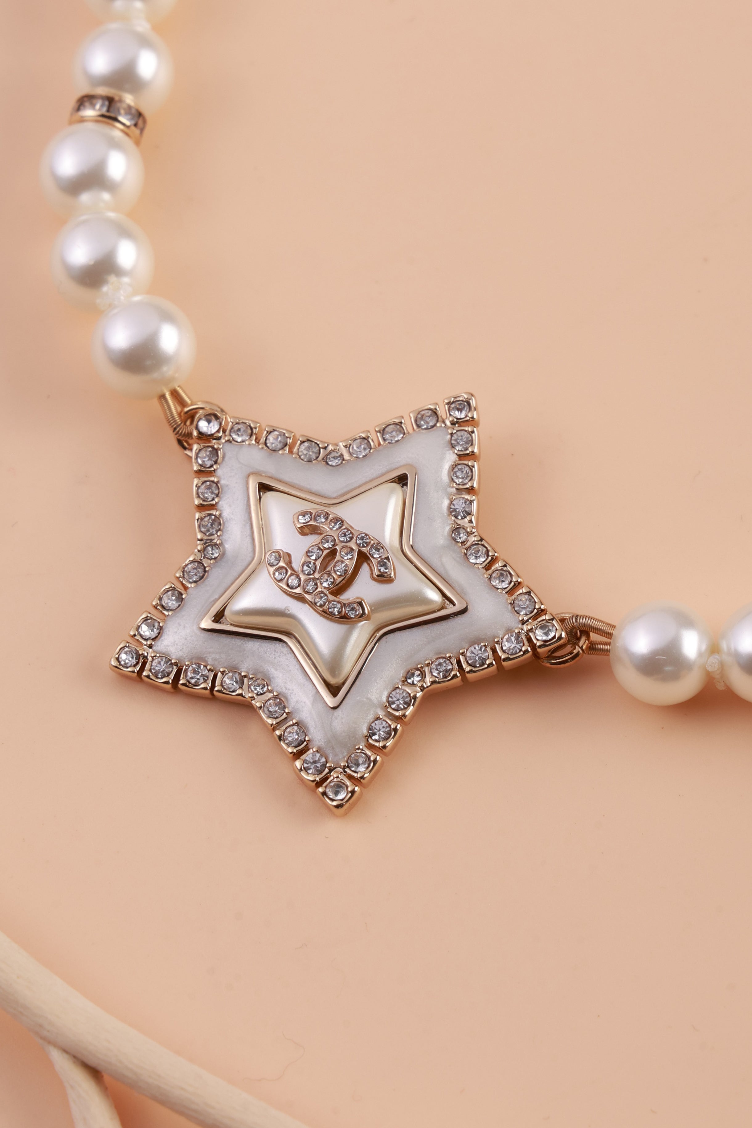 Pearl Glow Neckchain