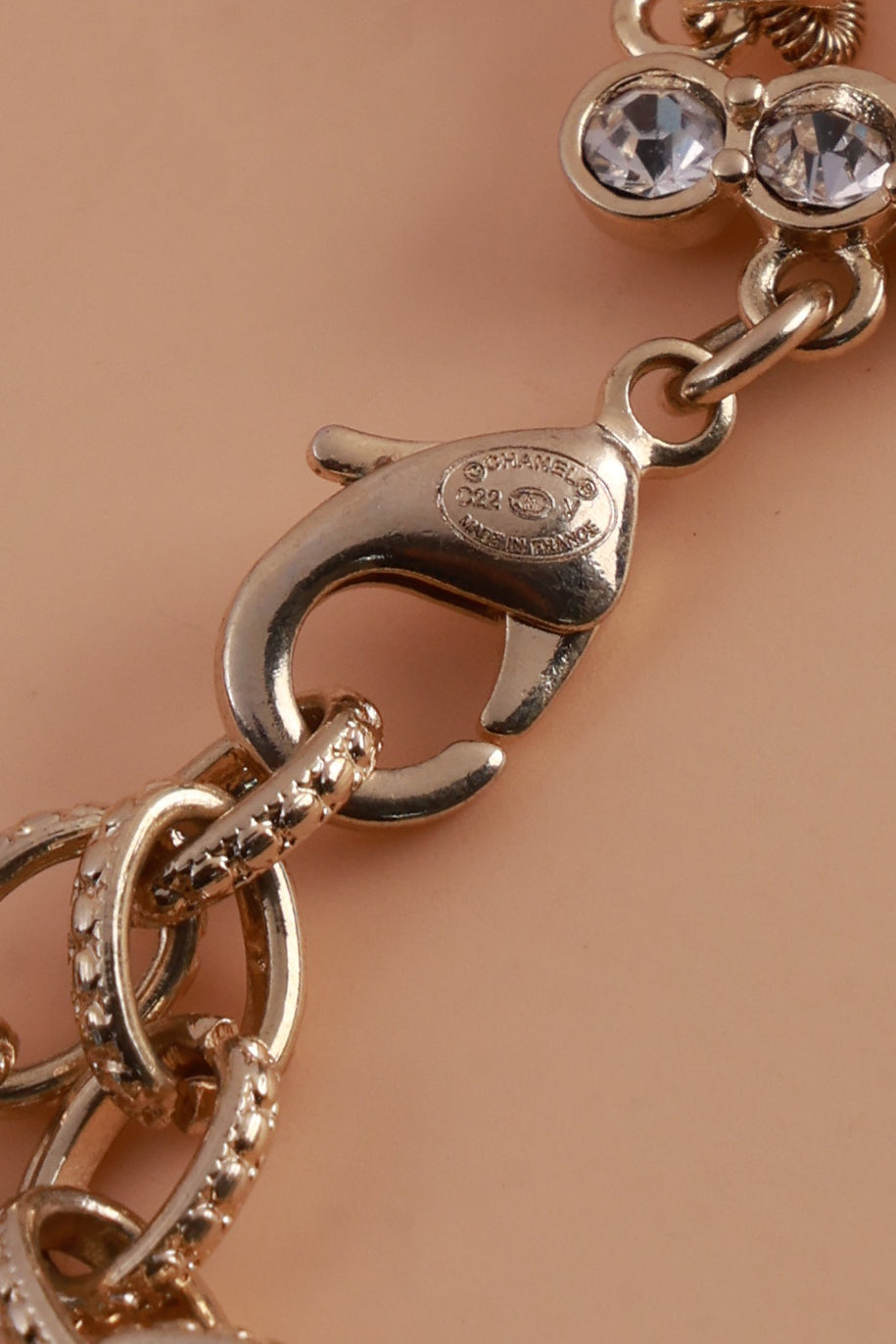 Eterna Pearl Neckchain