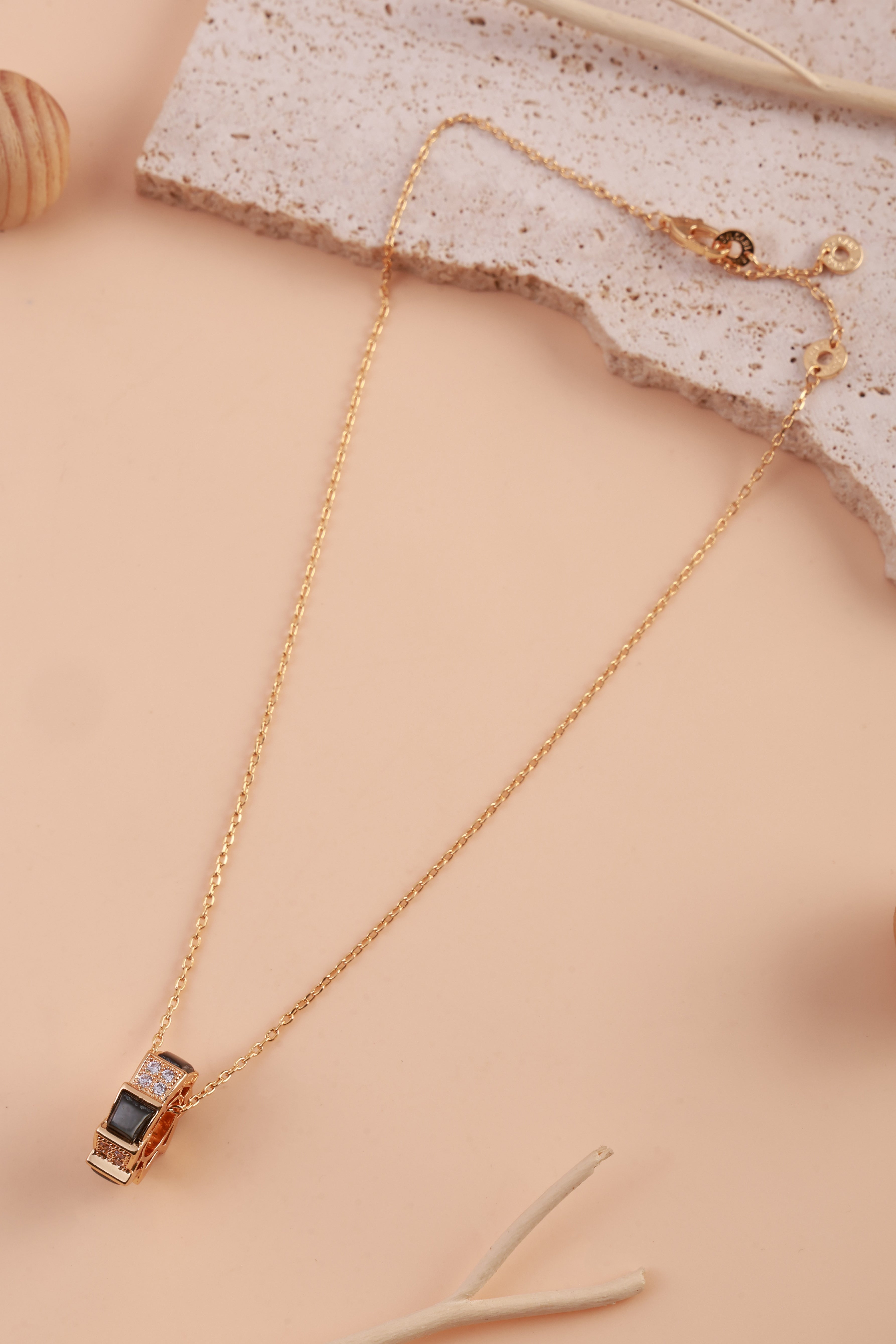 Black Halo Neckchain