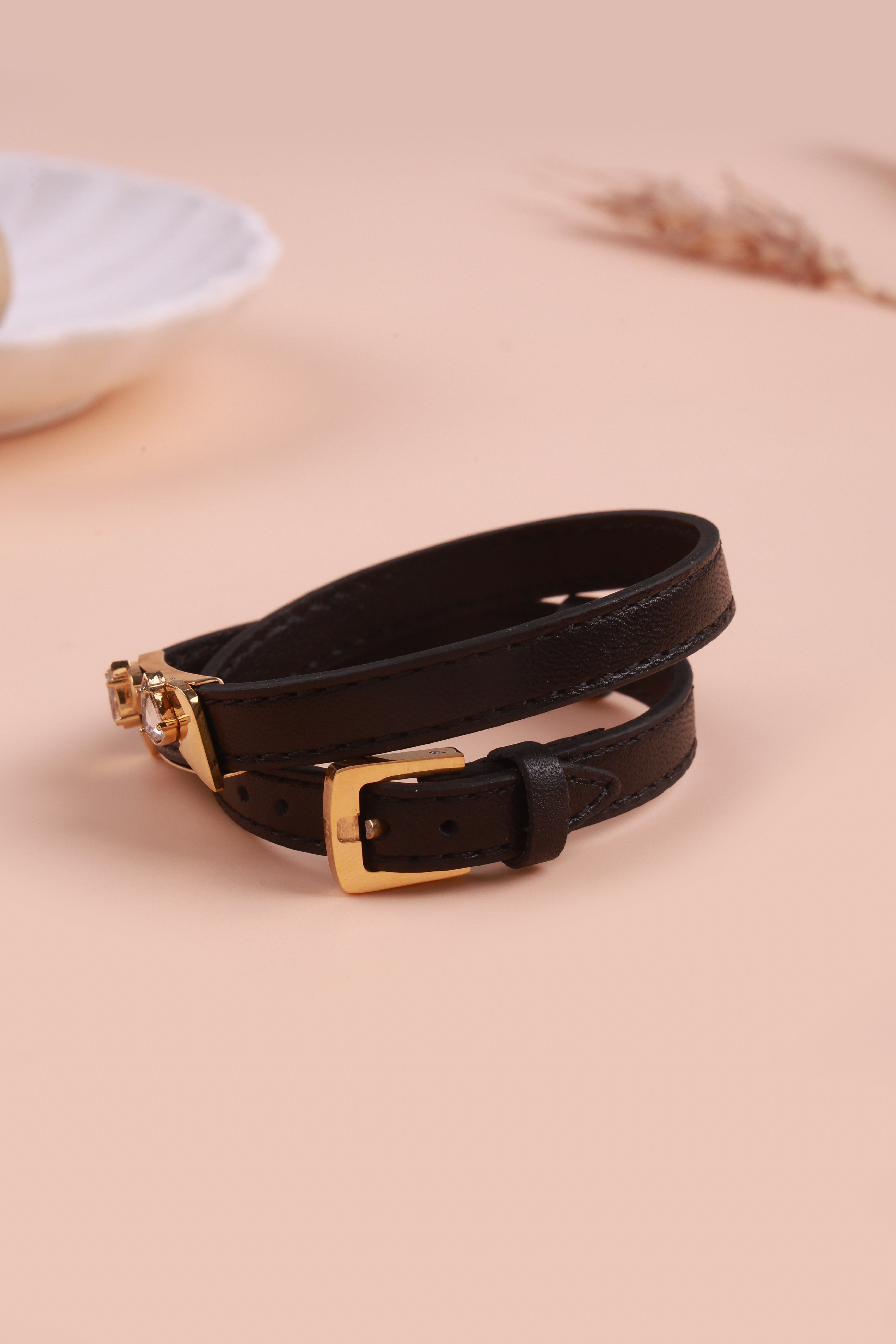 Aura Pull String Black Bracelet