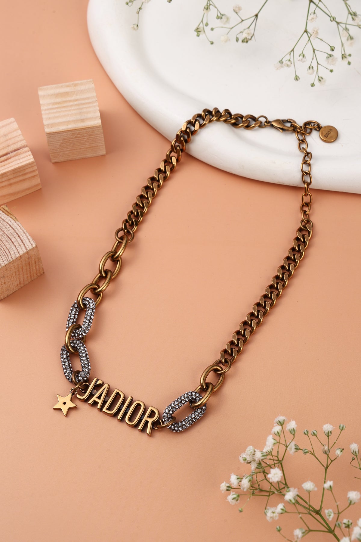 Lucienne Neckchain