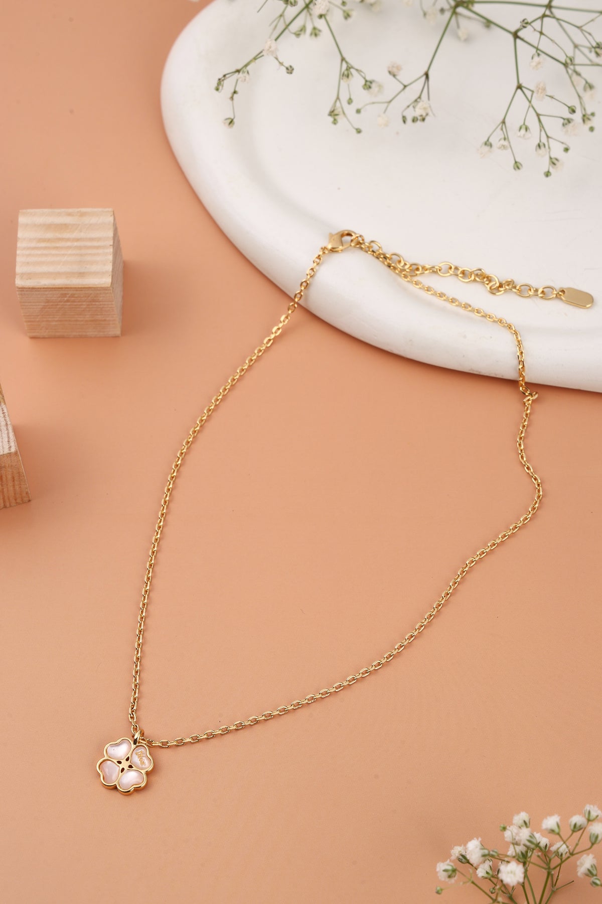 Coralie Neckchain