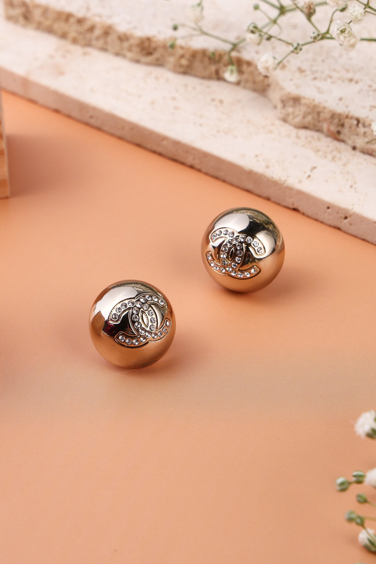 Virelle Studs