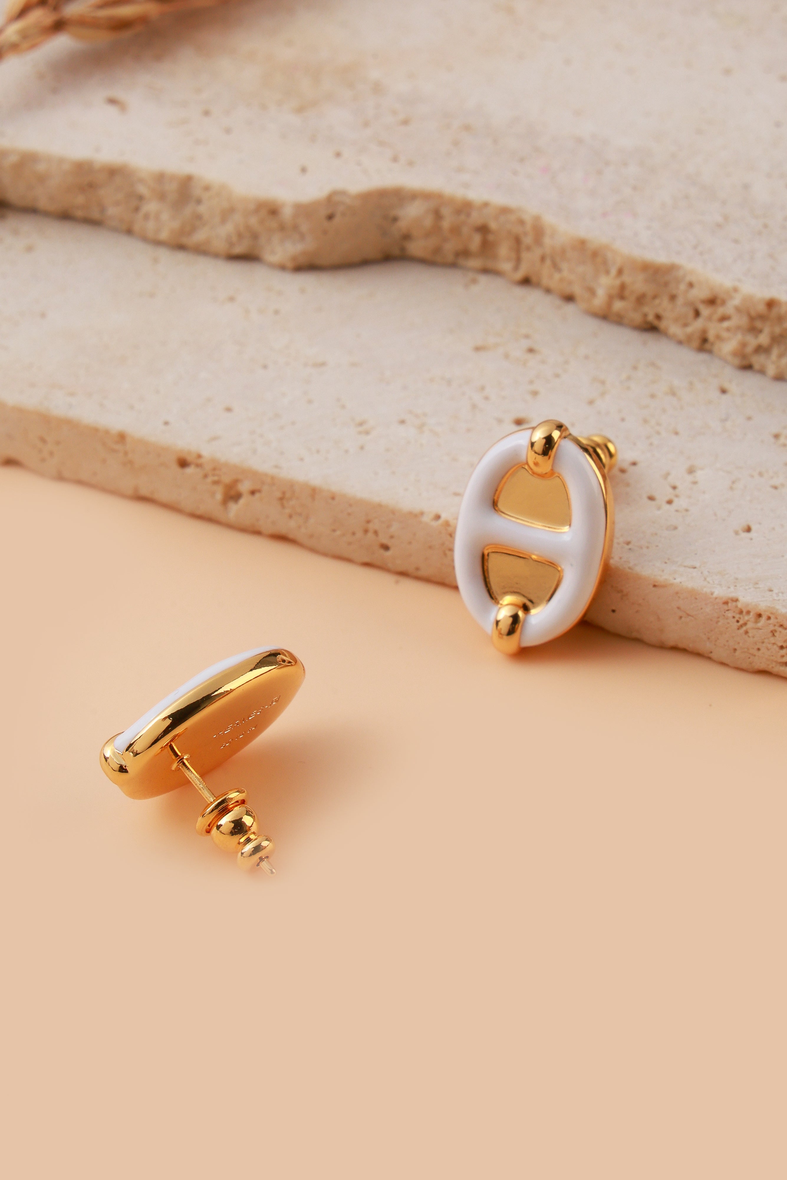 Solvique Studs