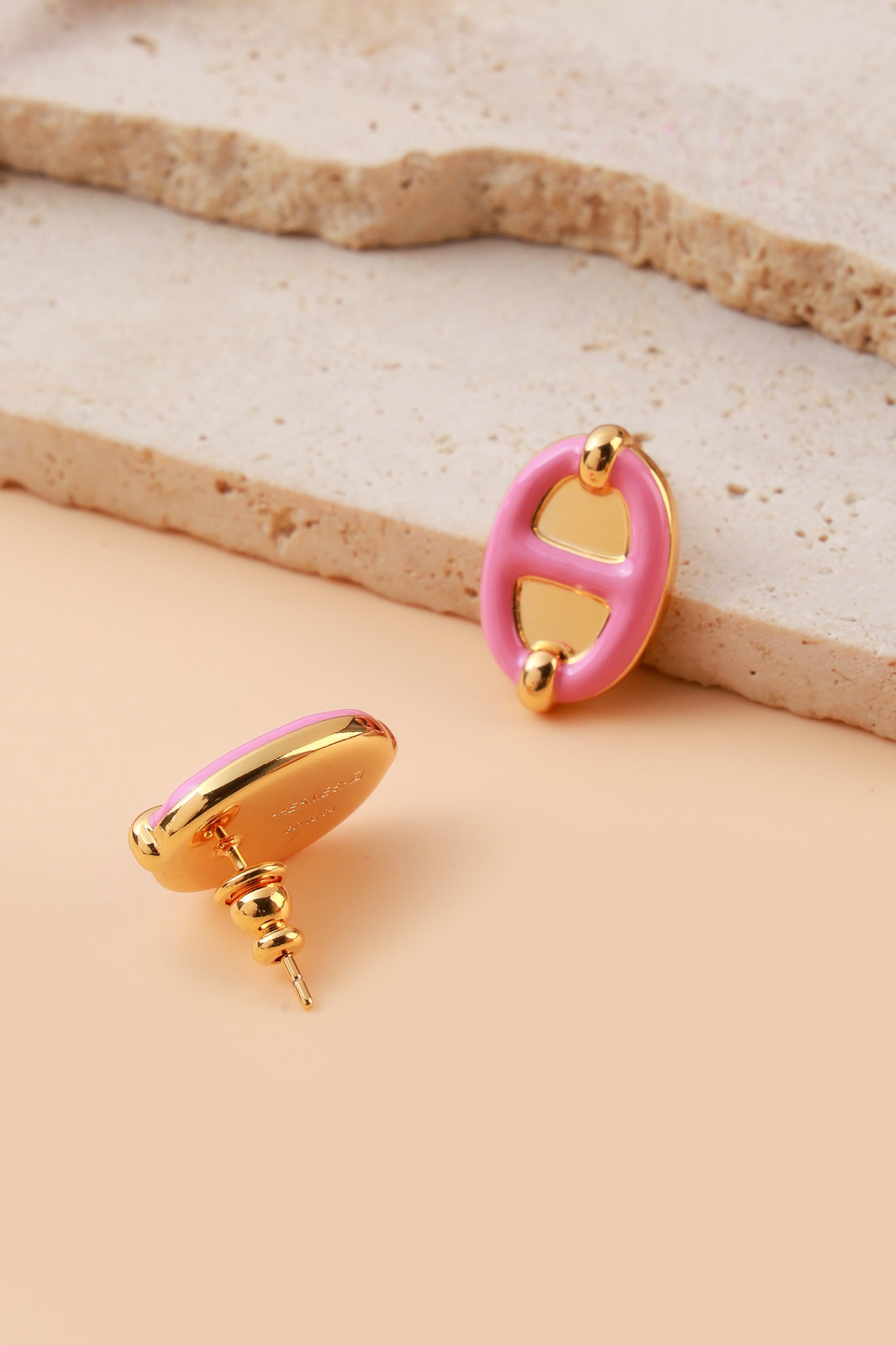 Ravelle Studs