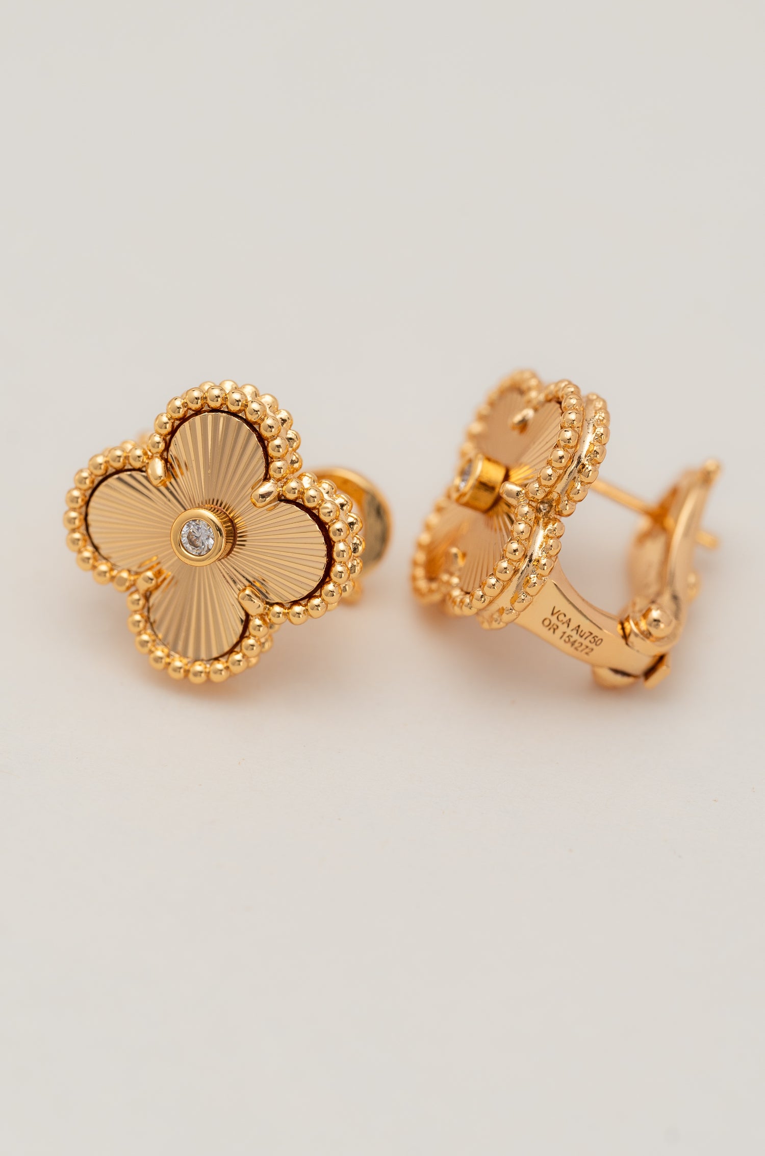 Golden Radiance Van Chief Studs