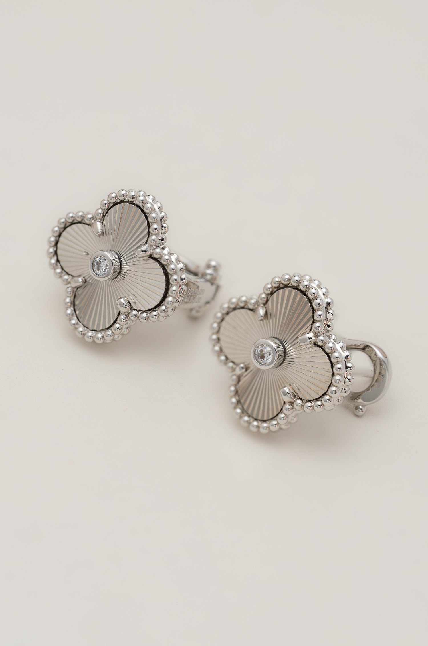 Silver Radiance Van Chief Studs
