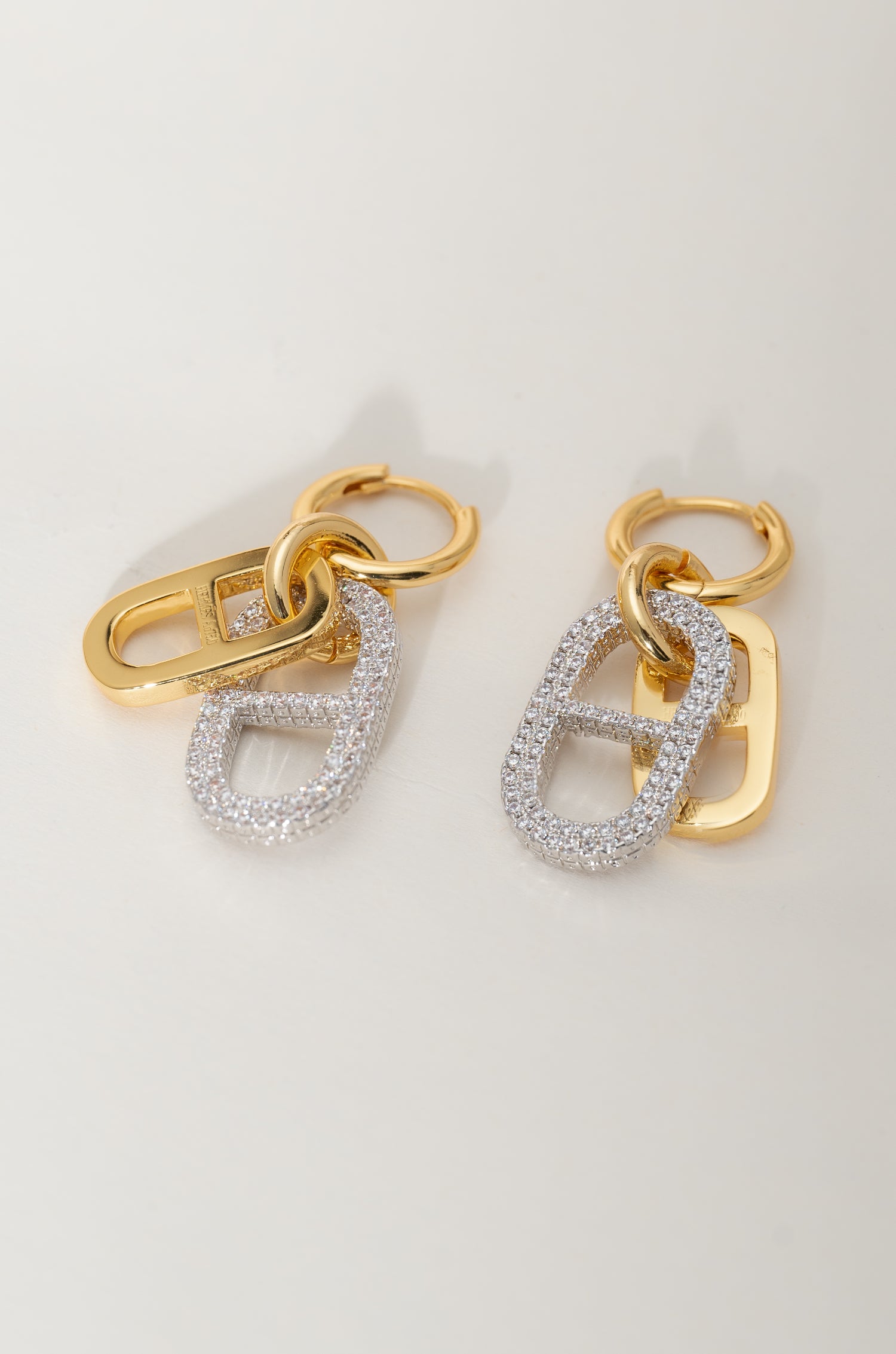 Dual Gleam Diot Earrings