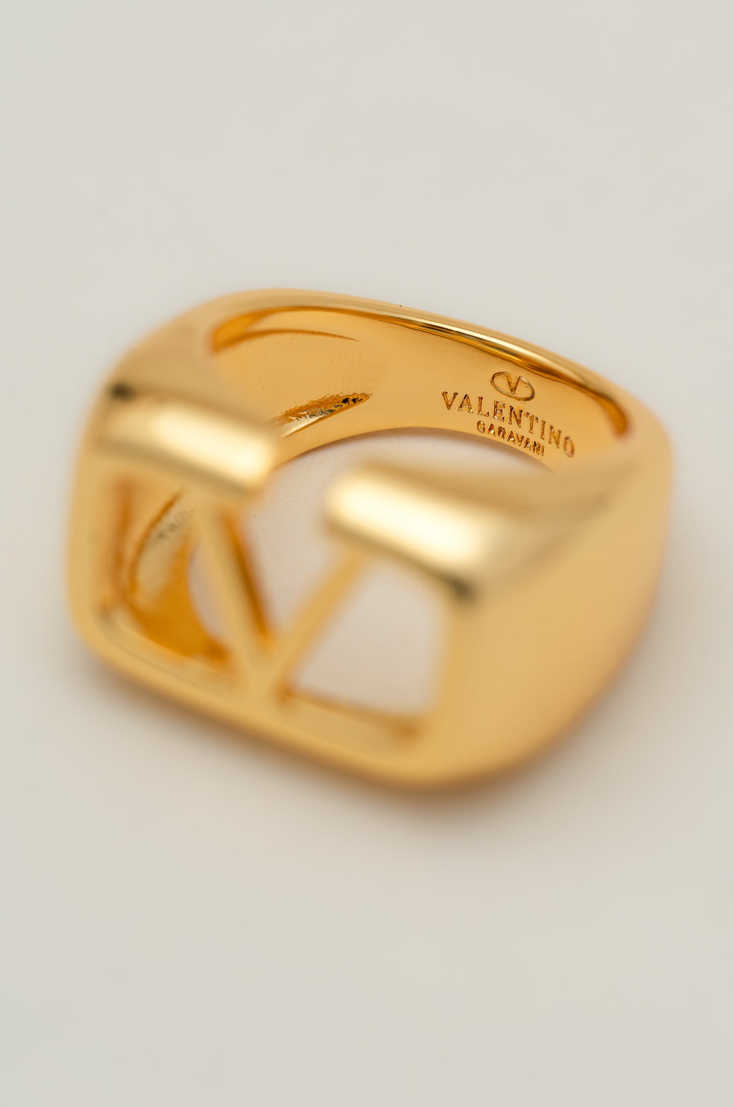 V-Charm Valentine Ring