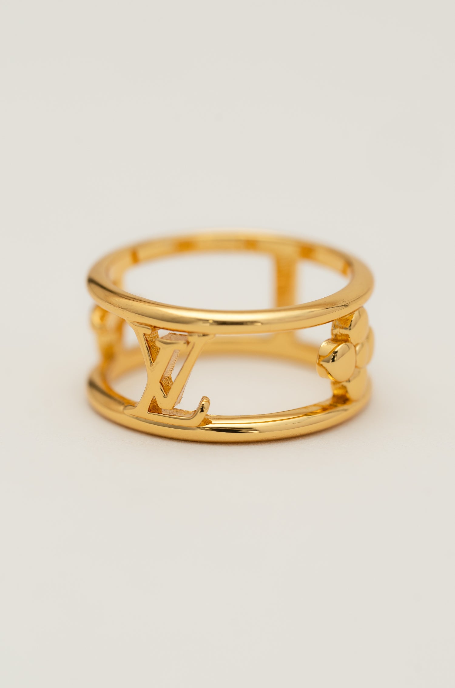 Iconic Elvy Ring