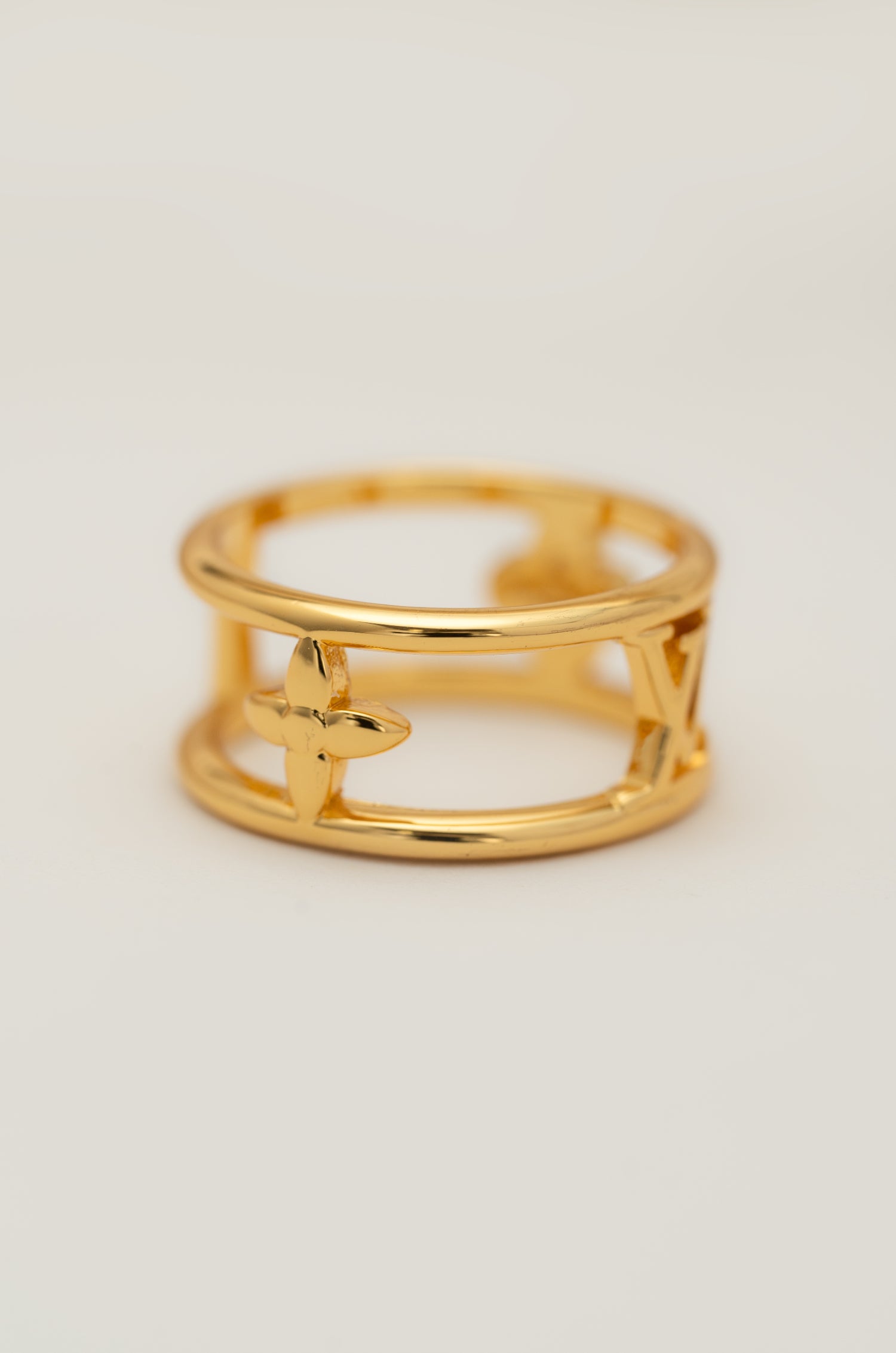 Iconic Elvy Ring