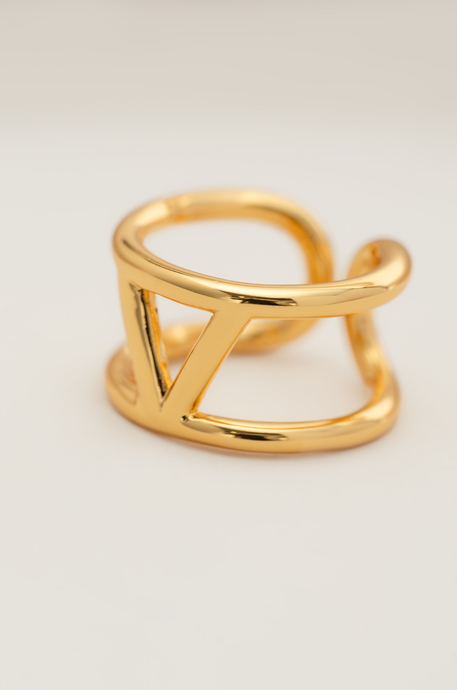 V-Emblem Valentine Ring