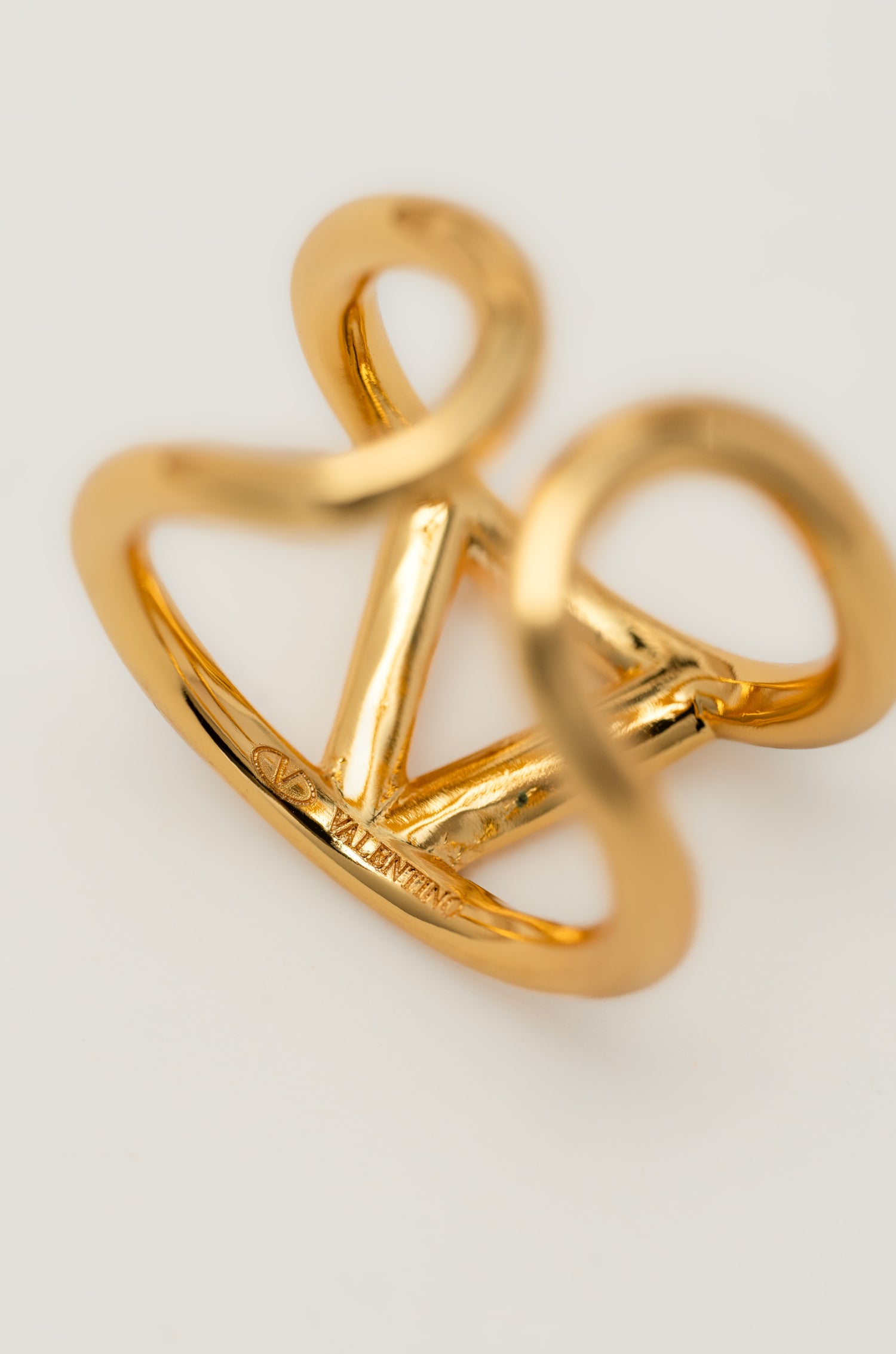 V-Emblem Valentine Ring