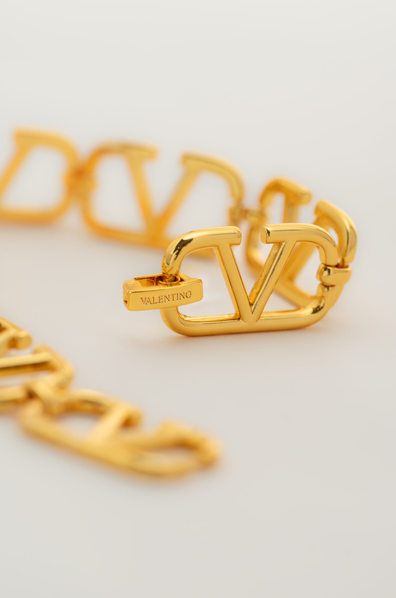 Amour in Gold Valentine Bracelet