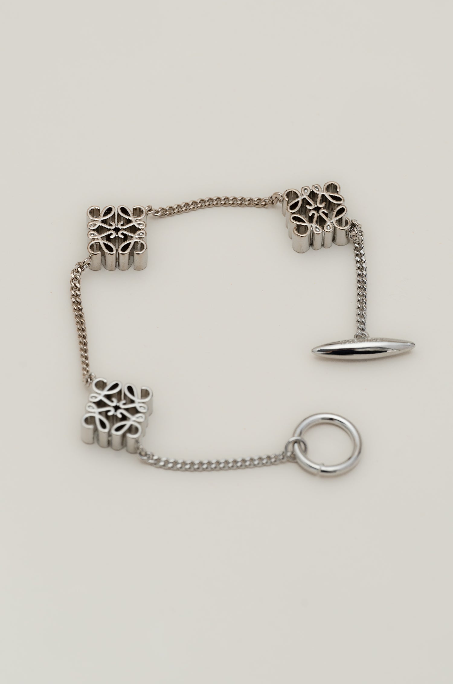 Sleek Silver Clasp Lowe Bracelet