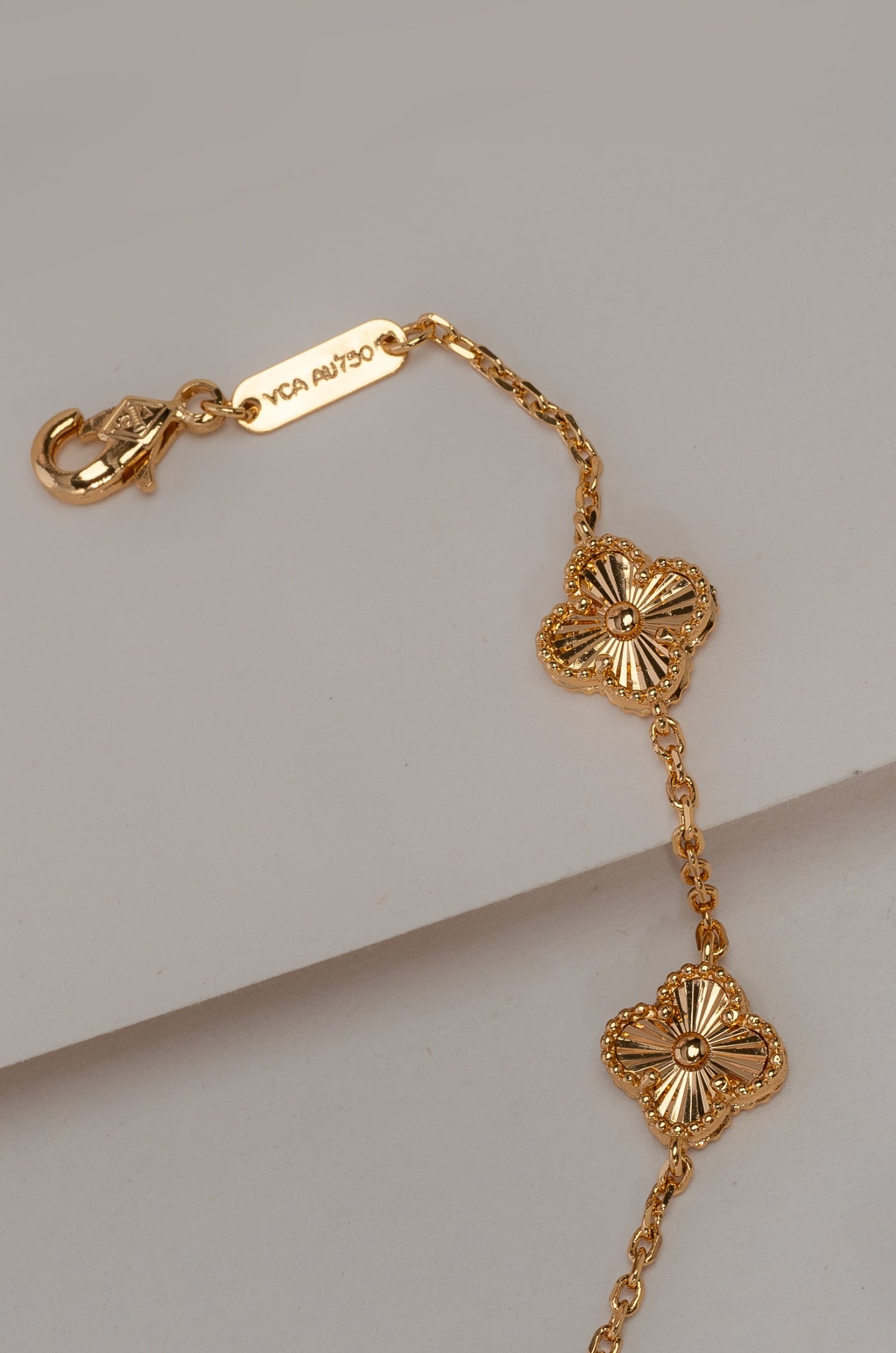 Golden Leaf Elegance Van Chief Bracelet