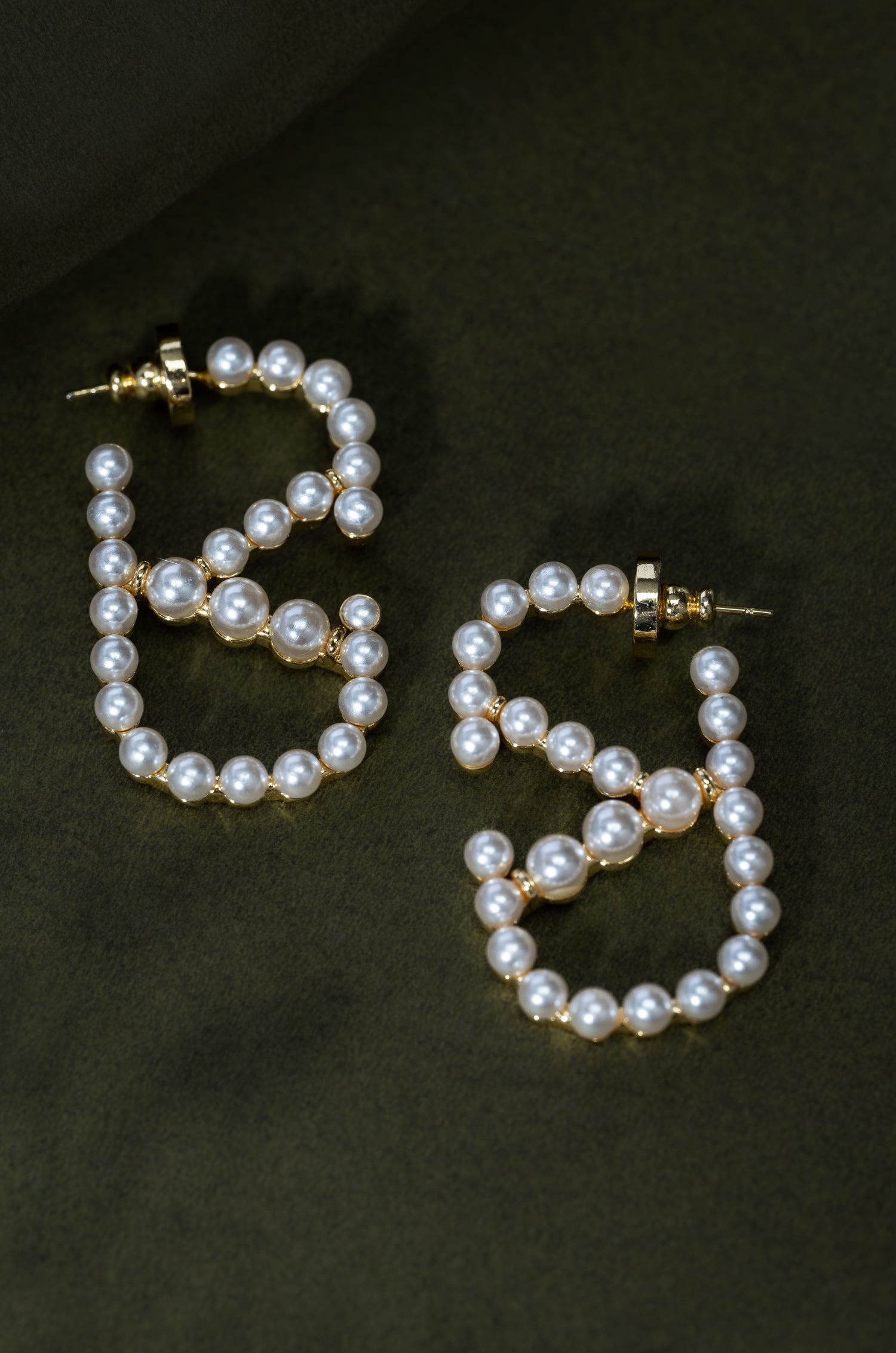 Glamorous Pearl Valentine Earrings