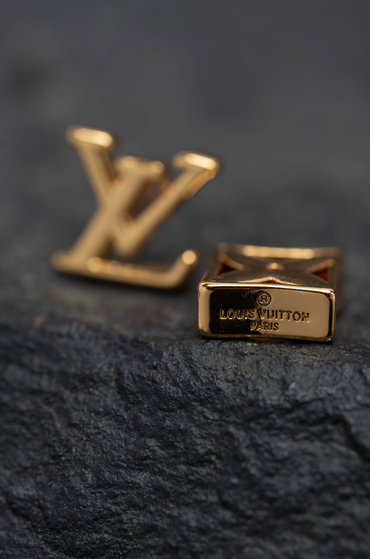 Iconic Elvy Studs