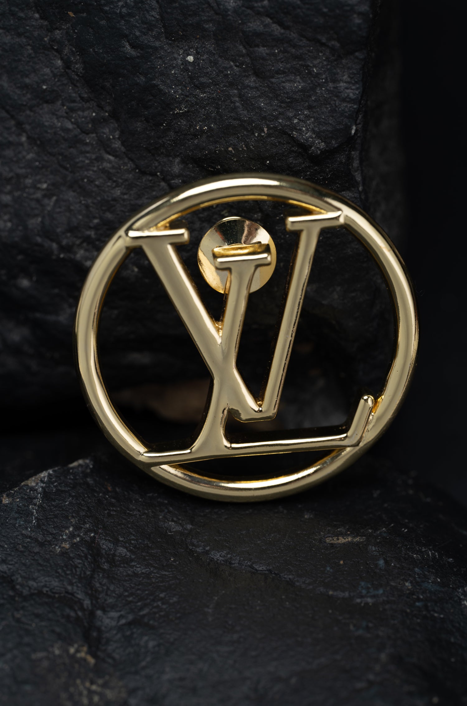 Golden Aura Elvy Brooch