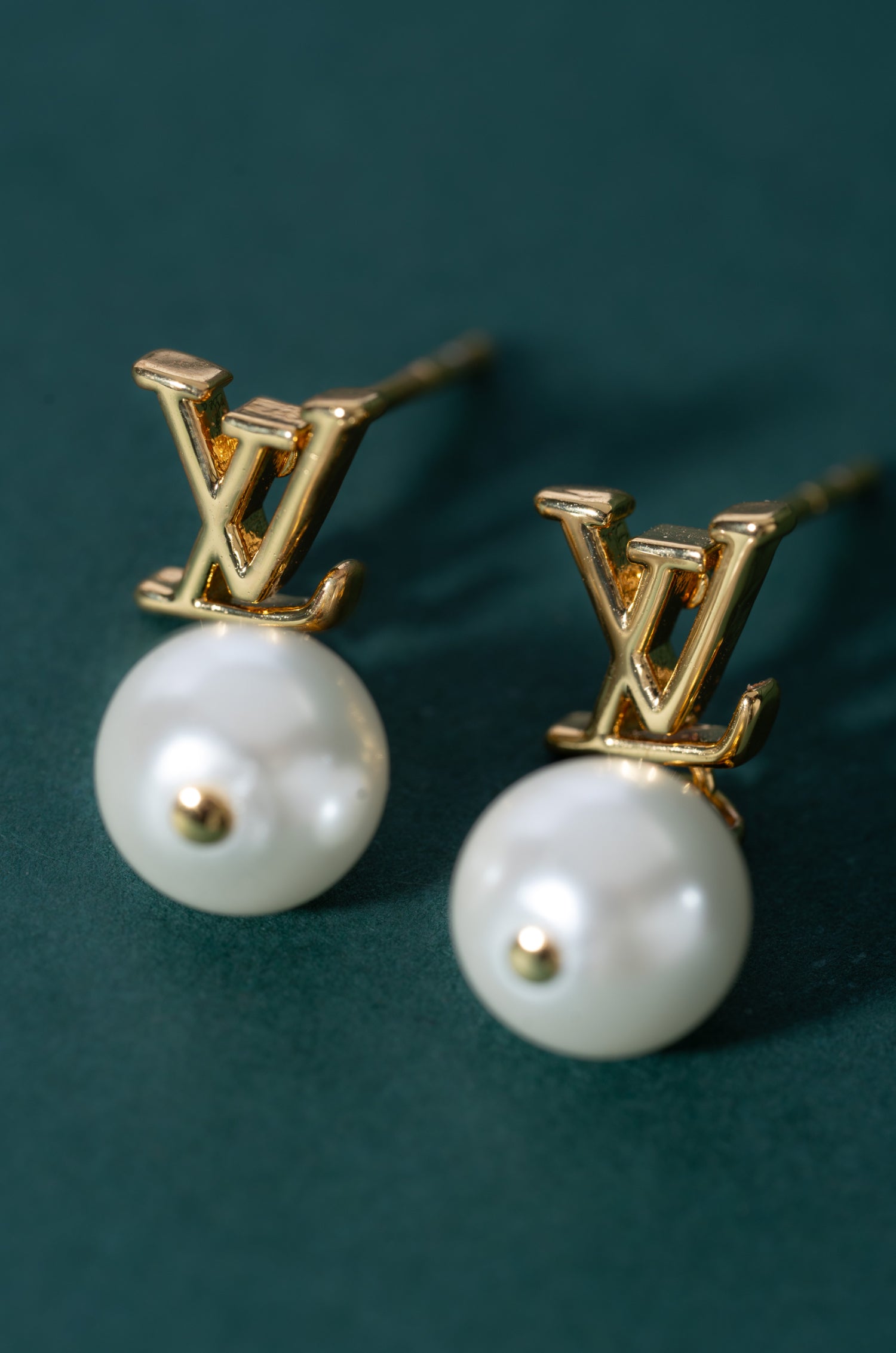 Moonlit Seas Elvy Studs