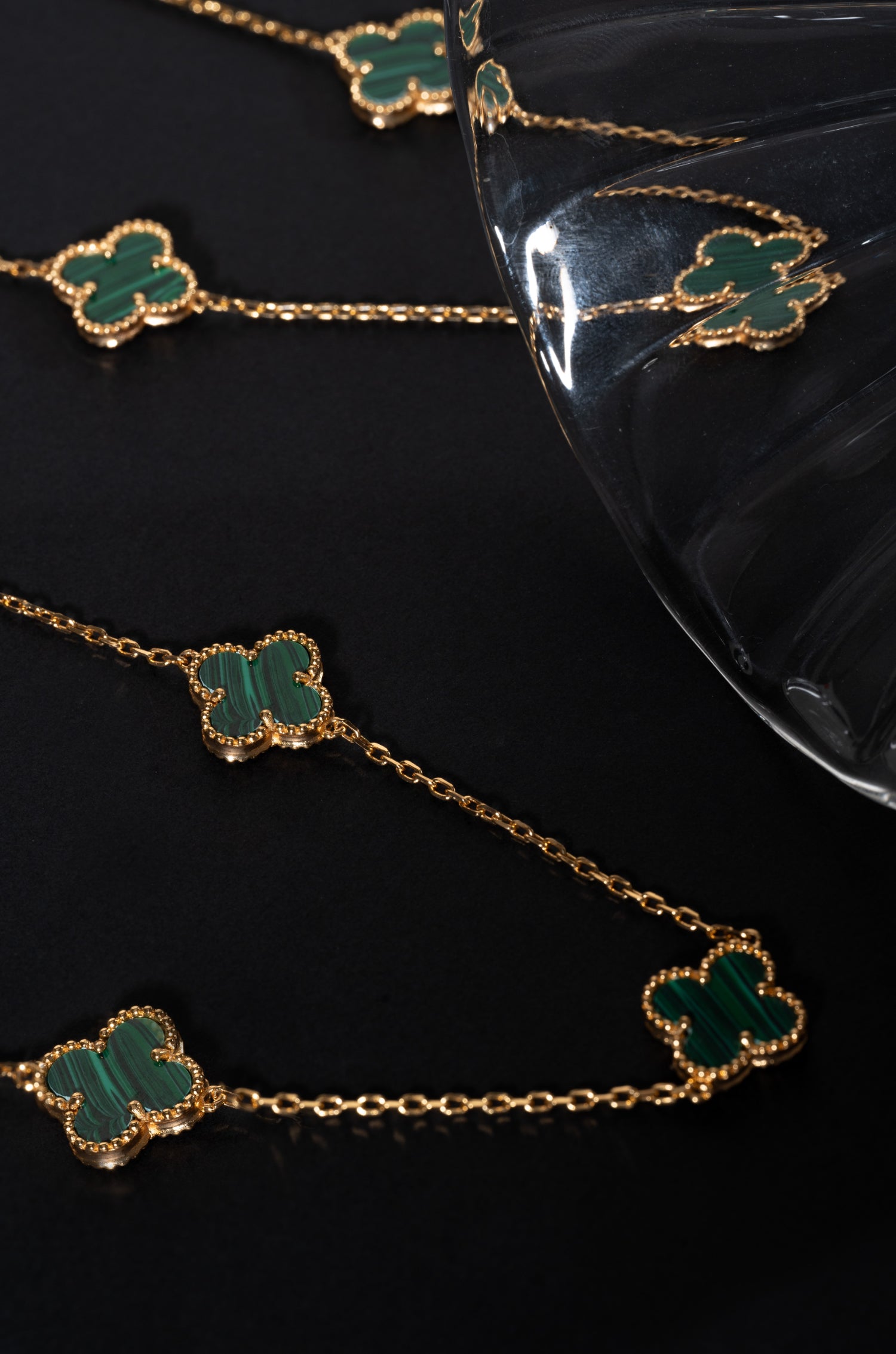 Green Flower Cascade Van Chief Neckchain