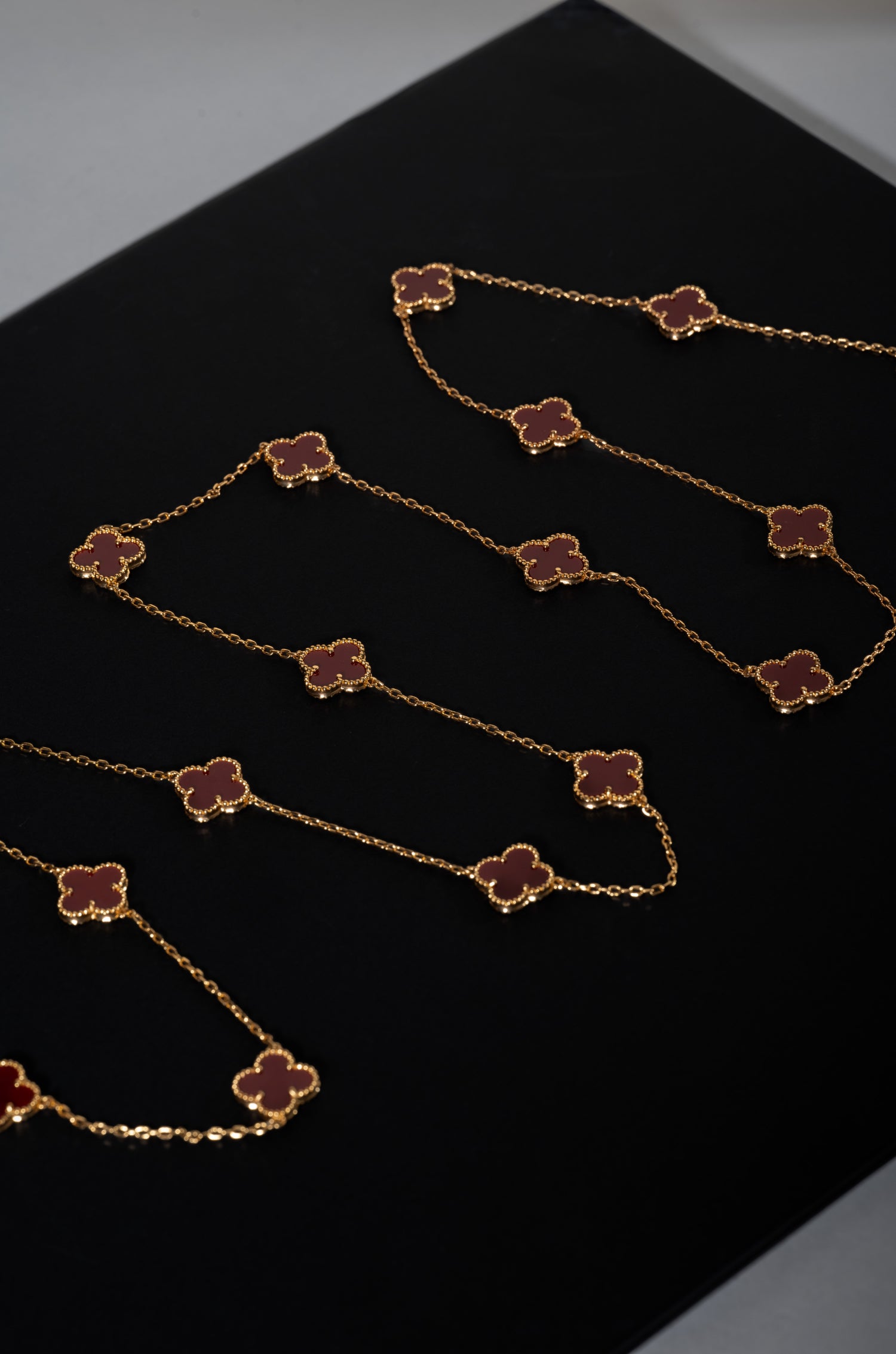 Red Flower Cascade Van Chief Neckchain