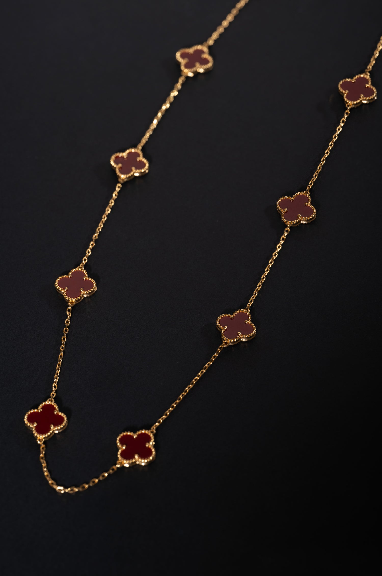 Red Flower Cascade Van Chief Neckchain