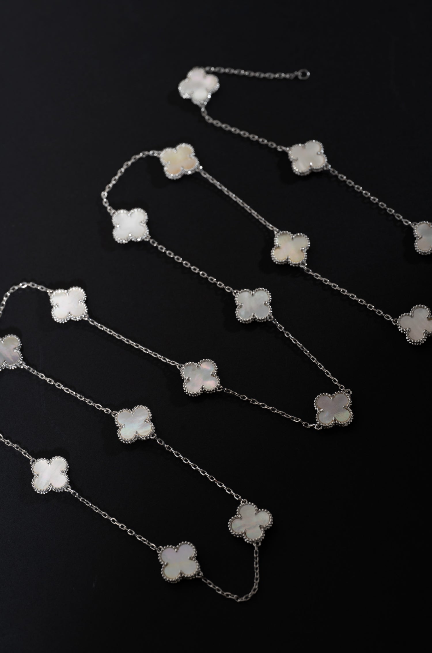 Petal Charm Van Chief Neckchain
