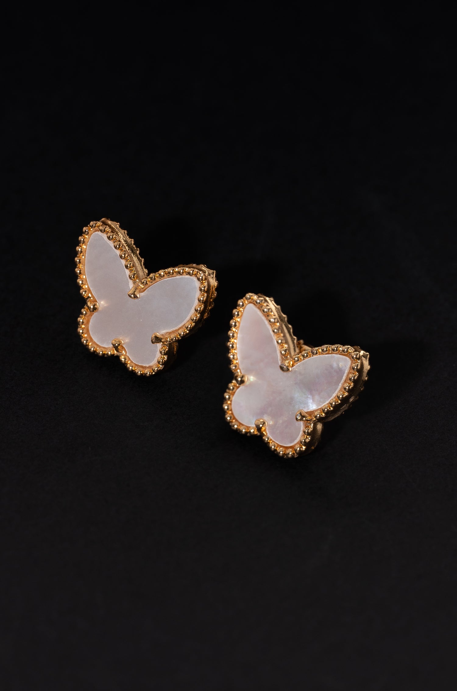 Meadow Glow White Van Chief Studs