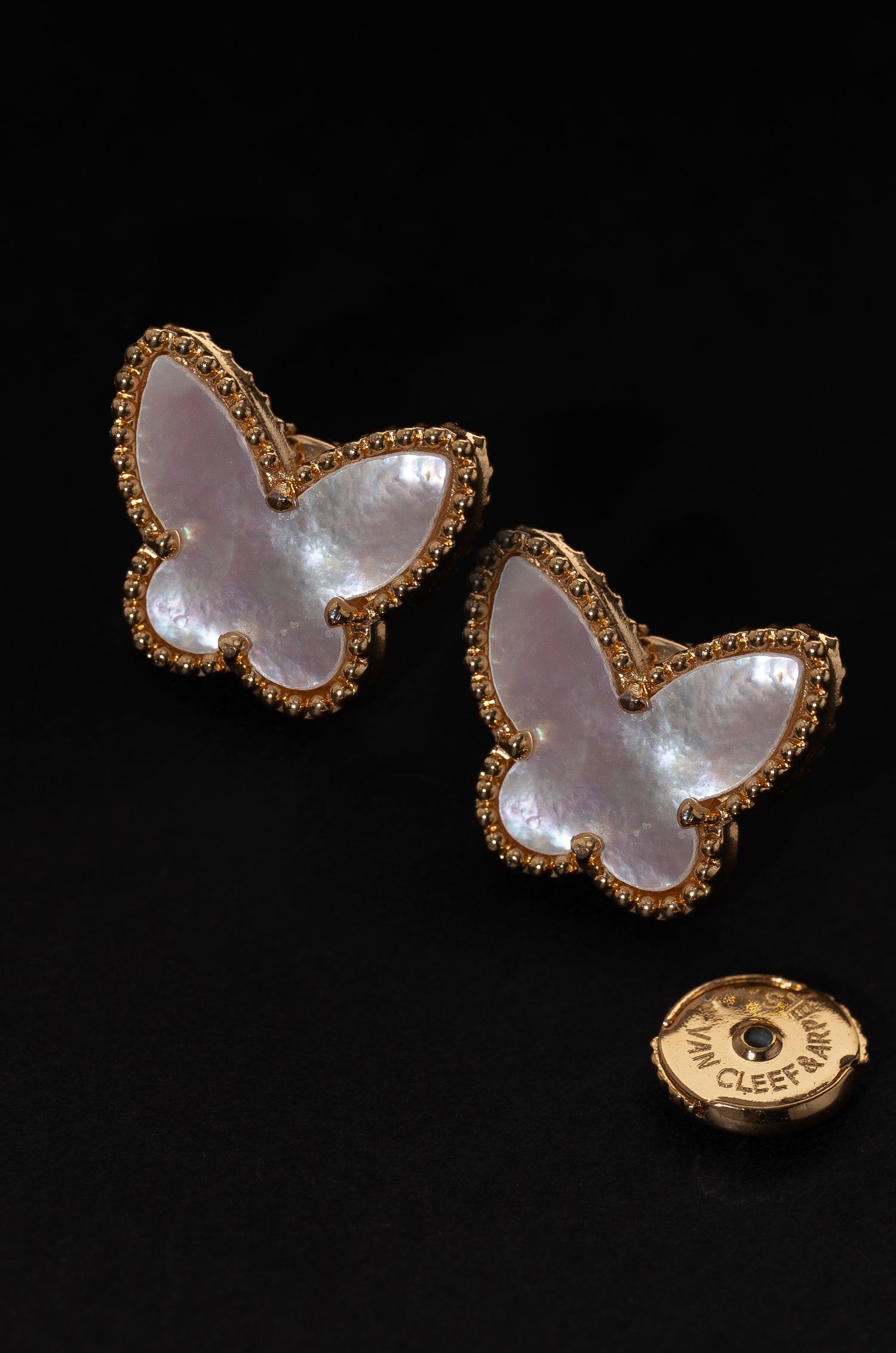 Meadow Glow White Van Chief Studs