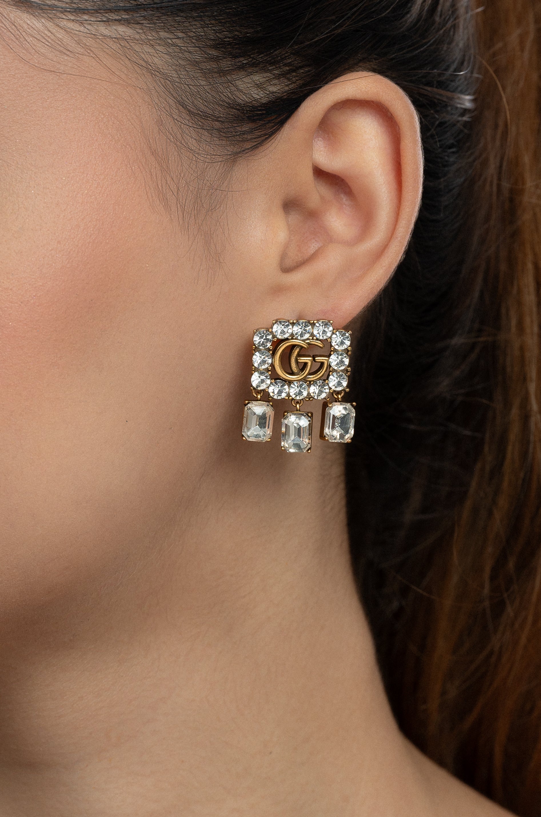 Symbolic Lustre Guchi Studs