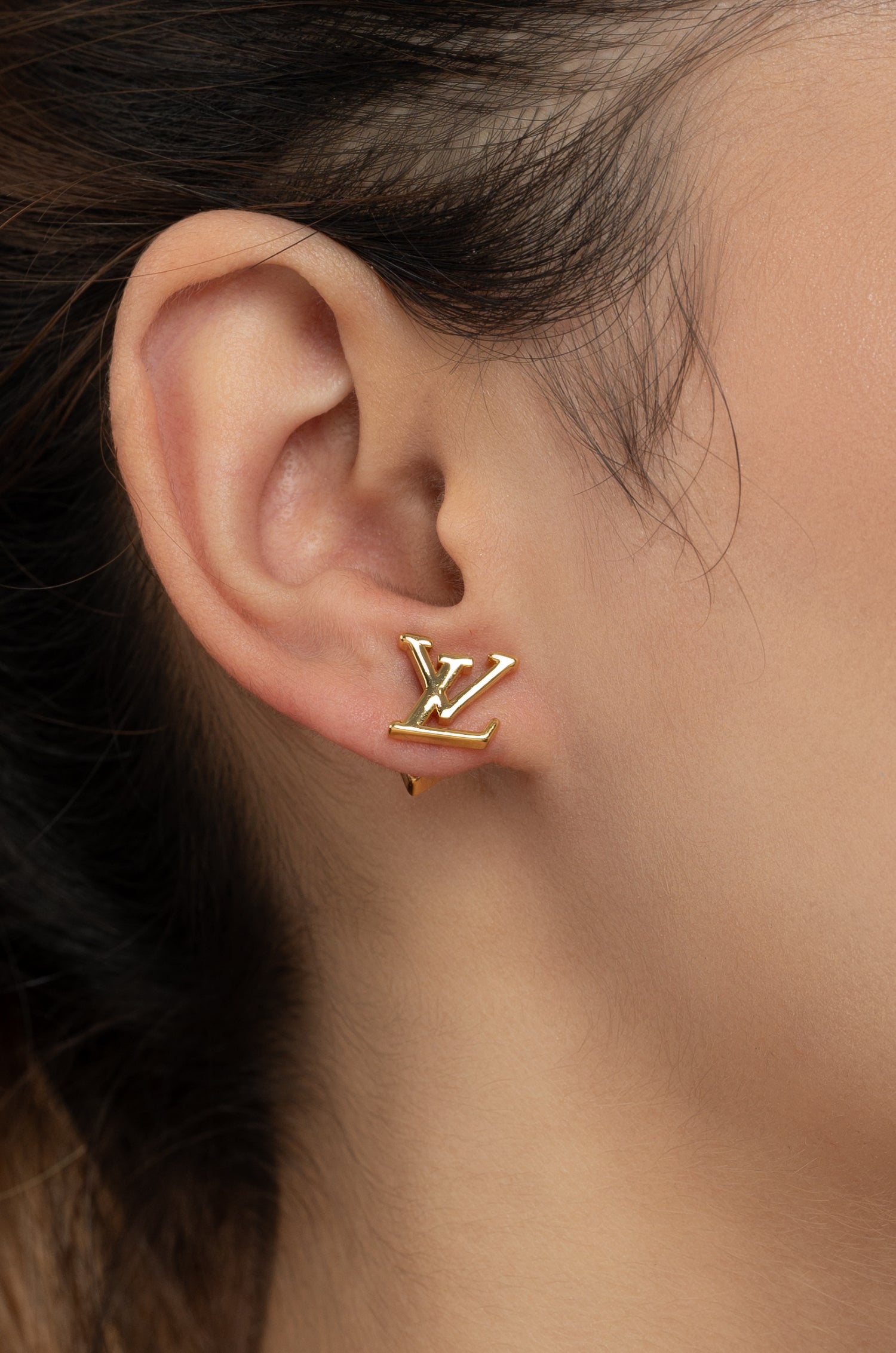Iconic Elvy Studs