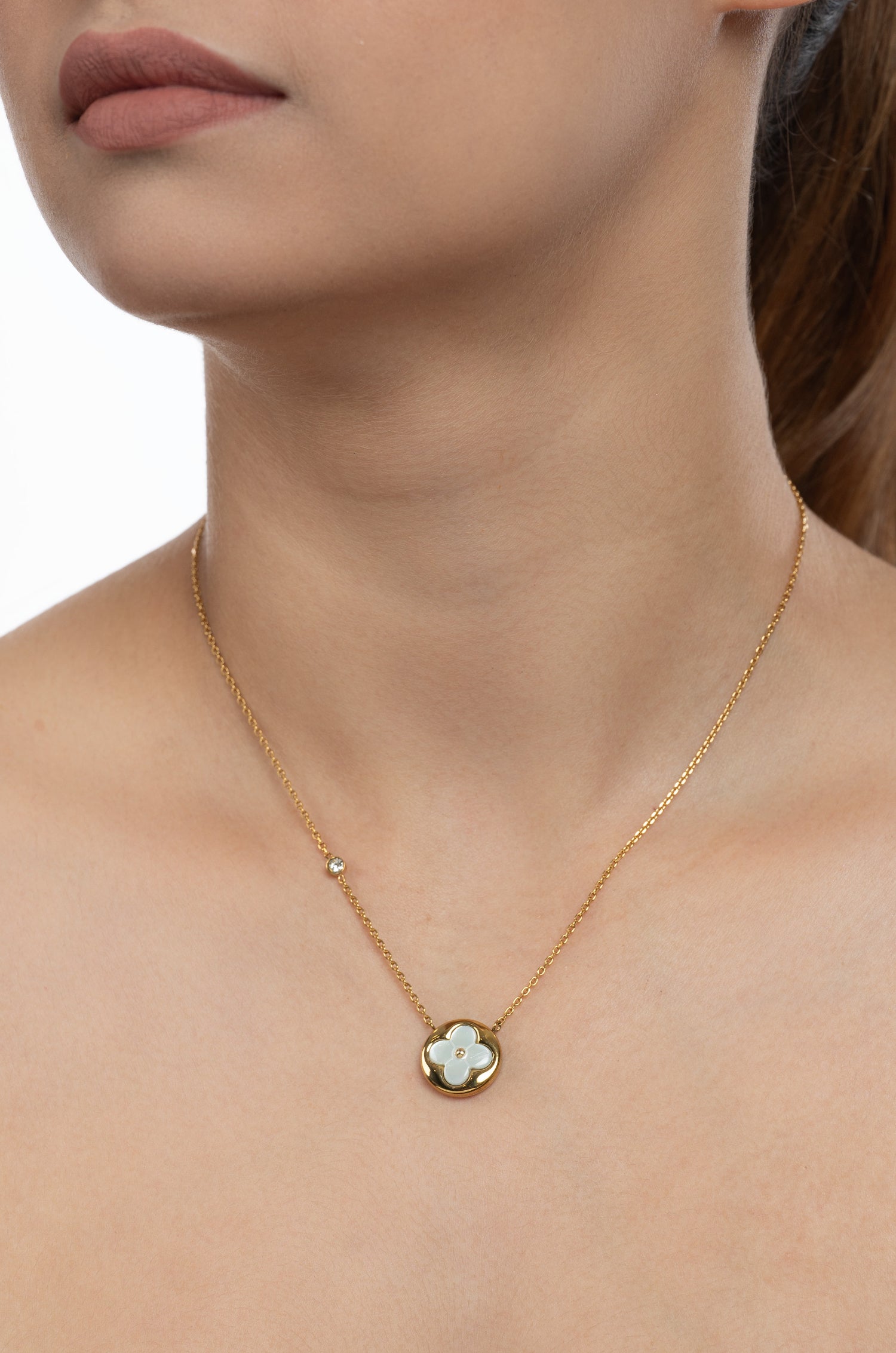 Verdant Charm Elvy Neckchain