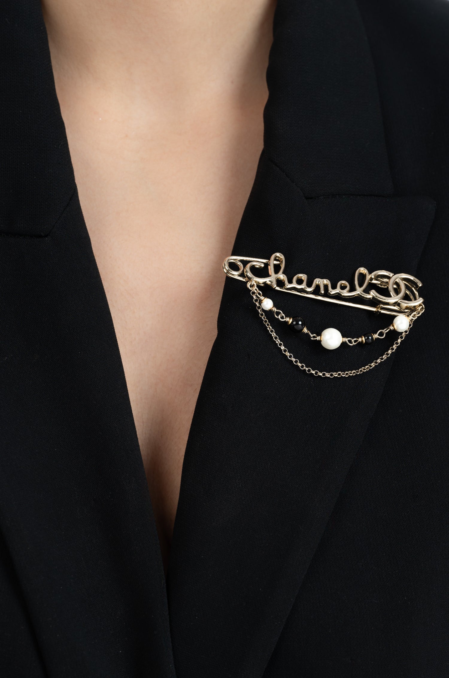 Signature Chic Shanel Brooch