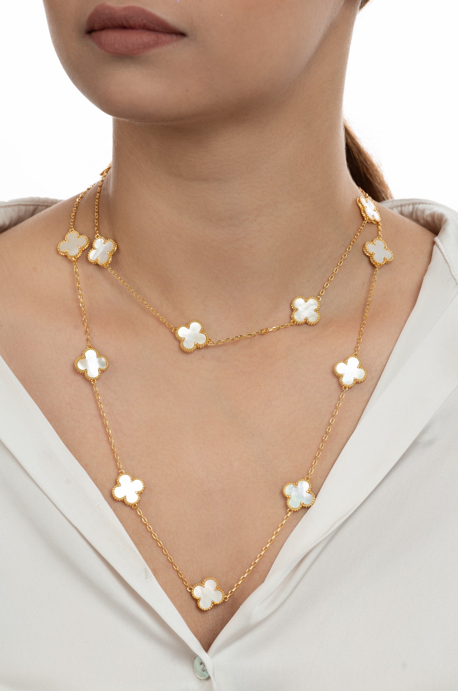 White Flower Cascade Van Chief Neckchain