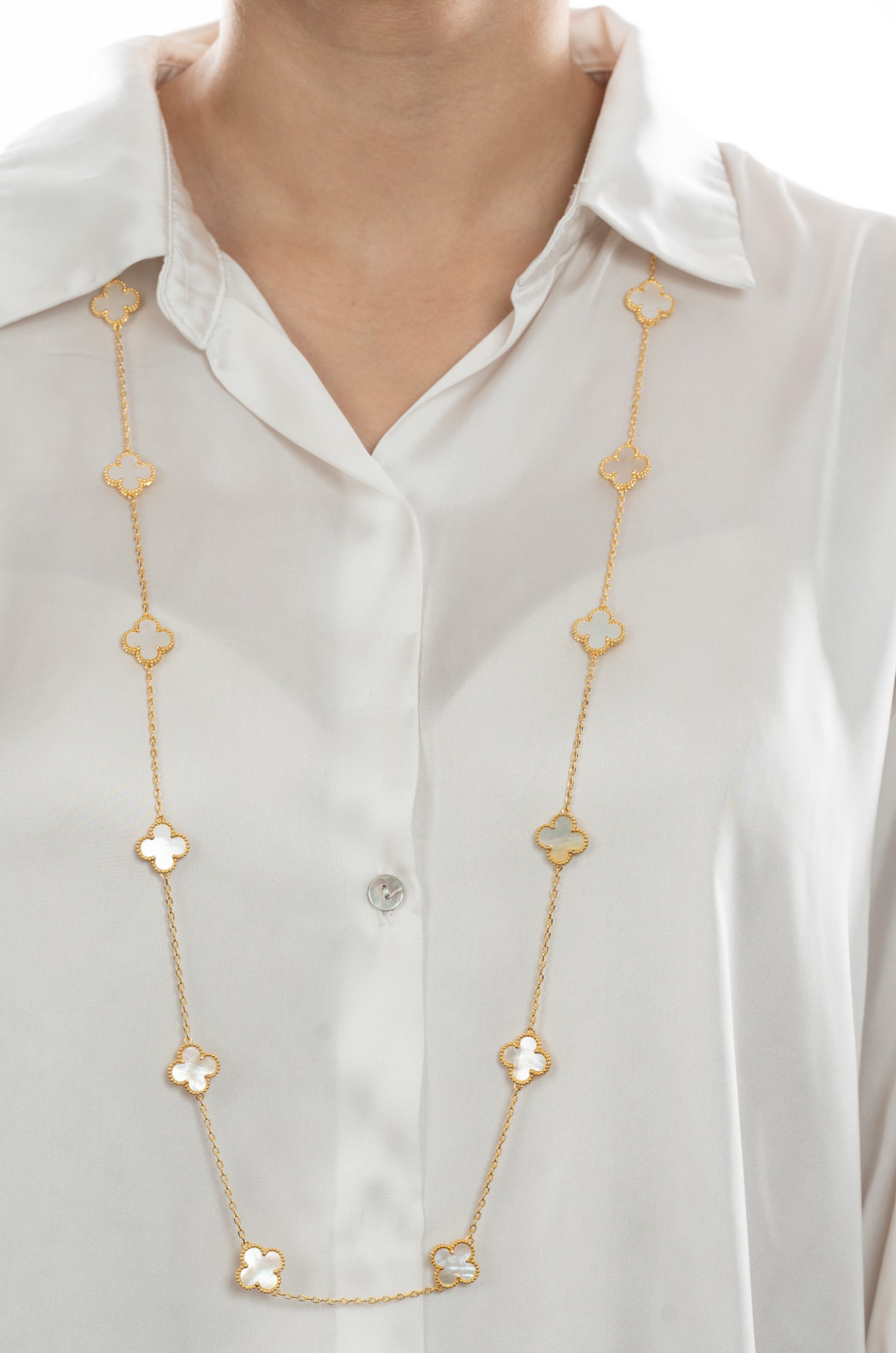 White Flower Cascade Van Chief Neckchain