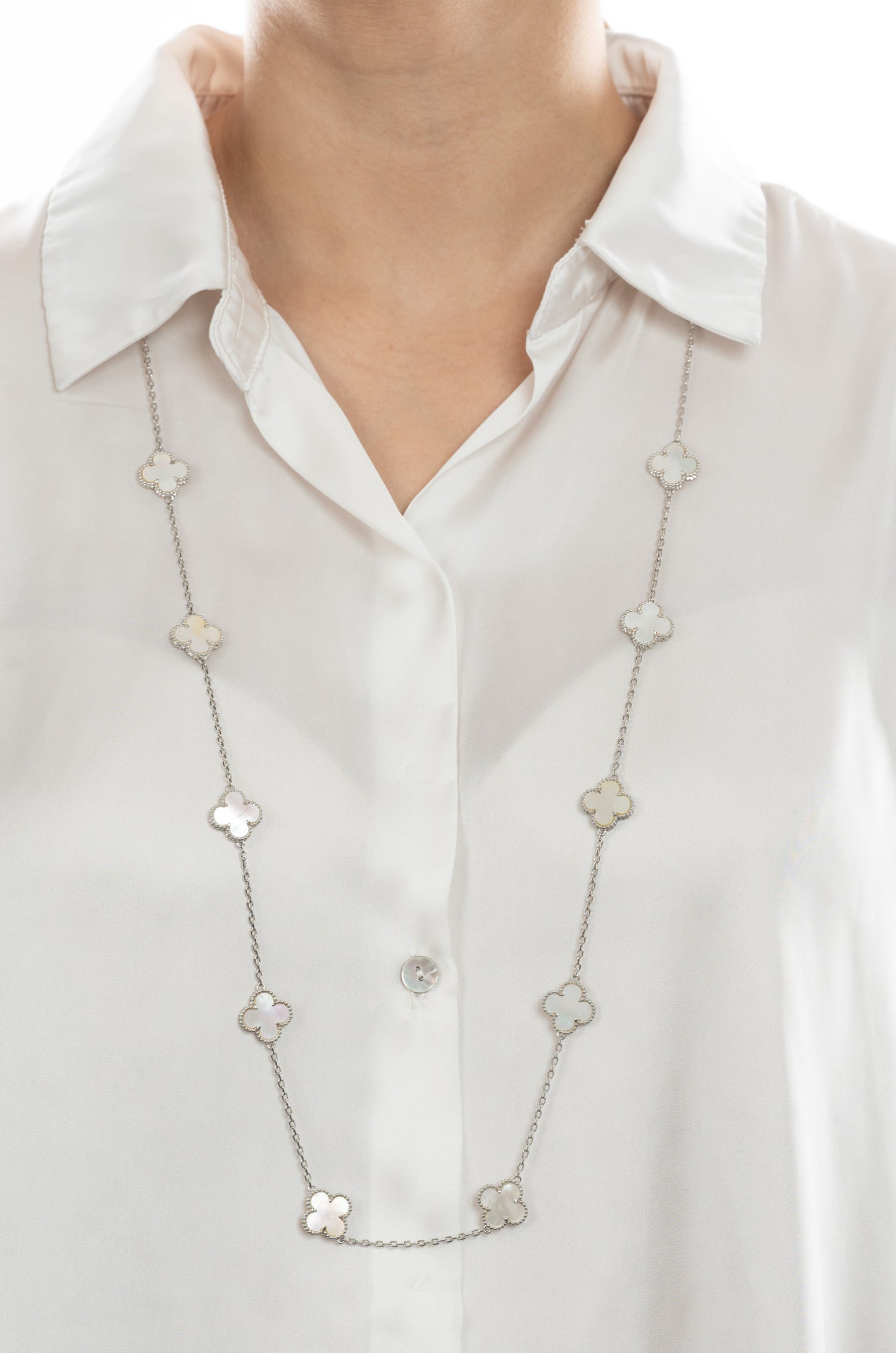 Petal Charm Van Chief Neckchain