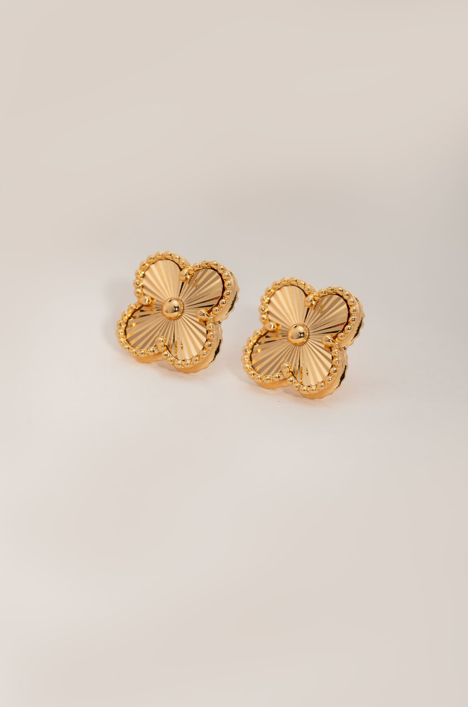 Golden Magic Flora Van Chief Studs