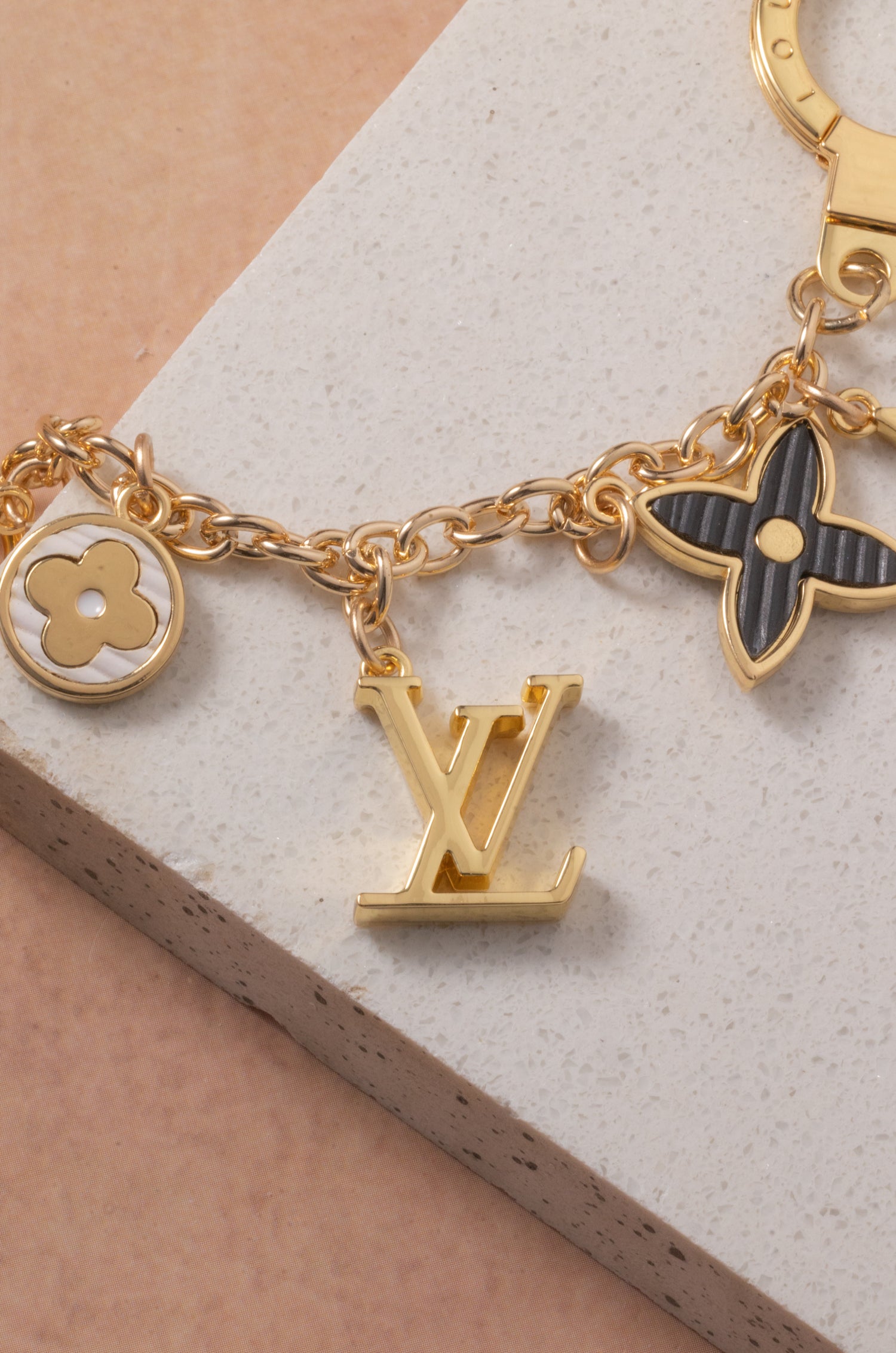 Classic Radiance Elvy Bag Charm
