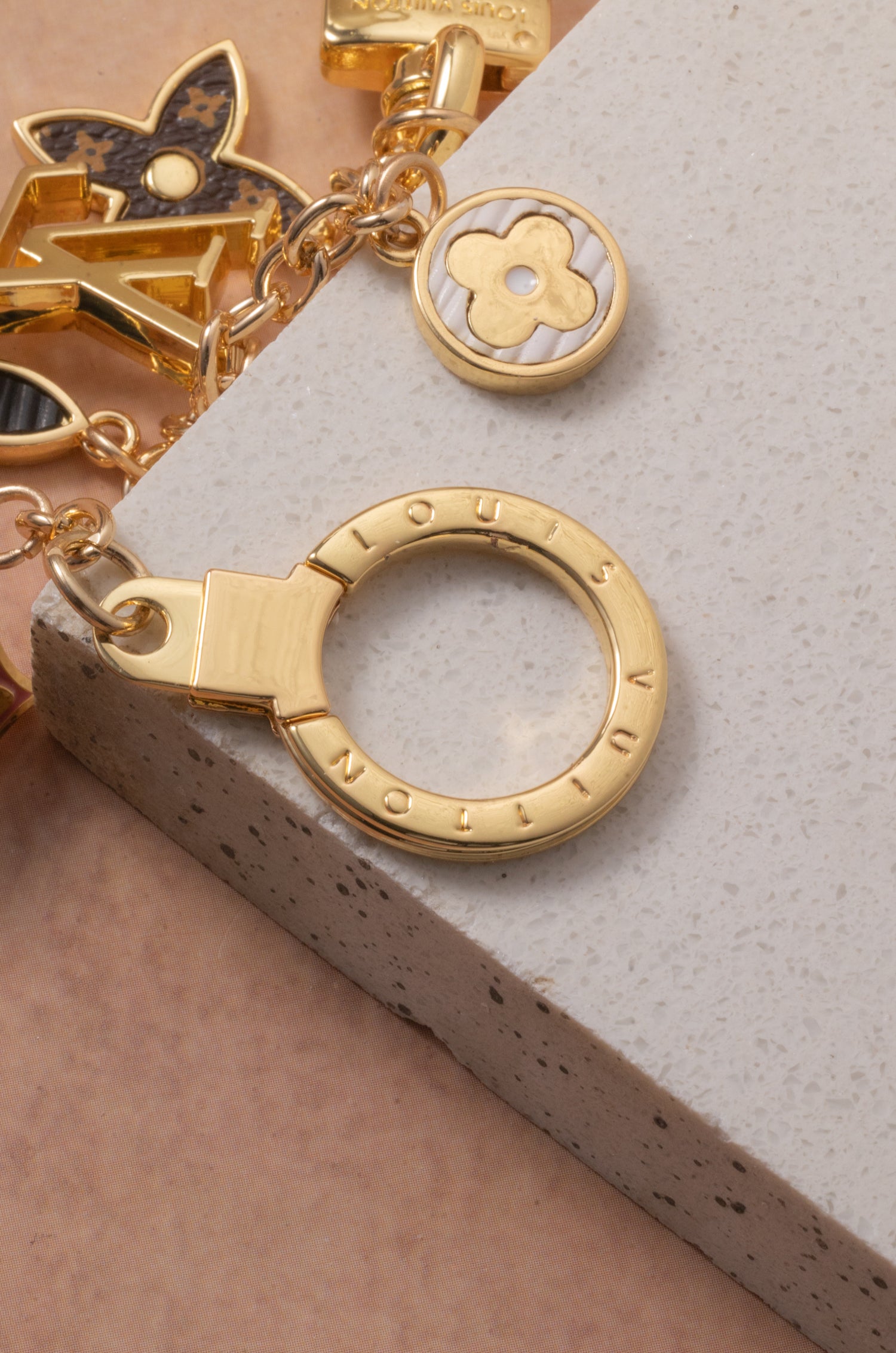 Classic Radiance Elvy Bag Charm
