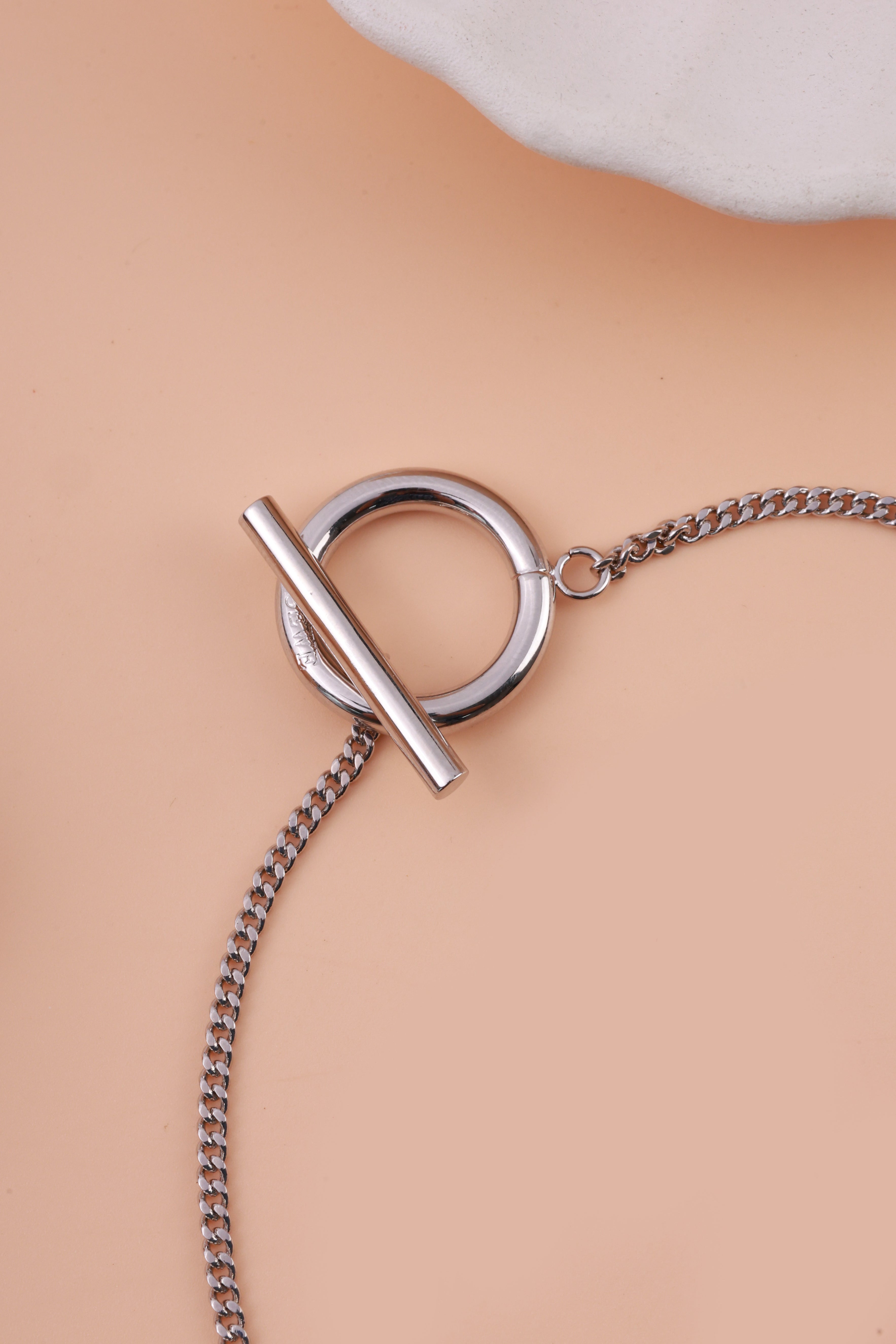 Gilded Grace Silver Lowe Neckchain